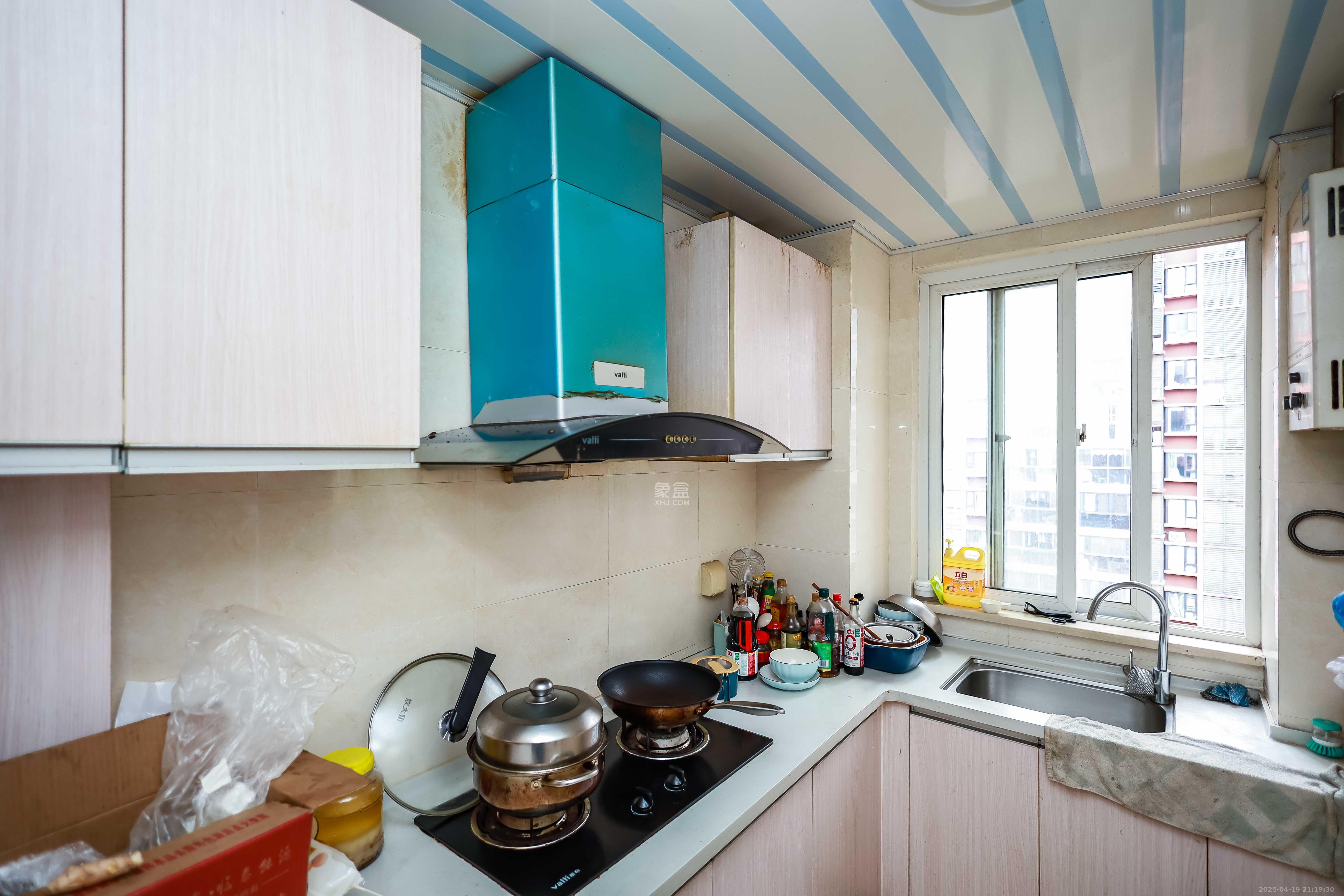 联美品格 3室2厅1卫 55.0万 联美品格 3室2厅1卫 55.0万厨房