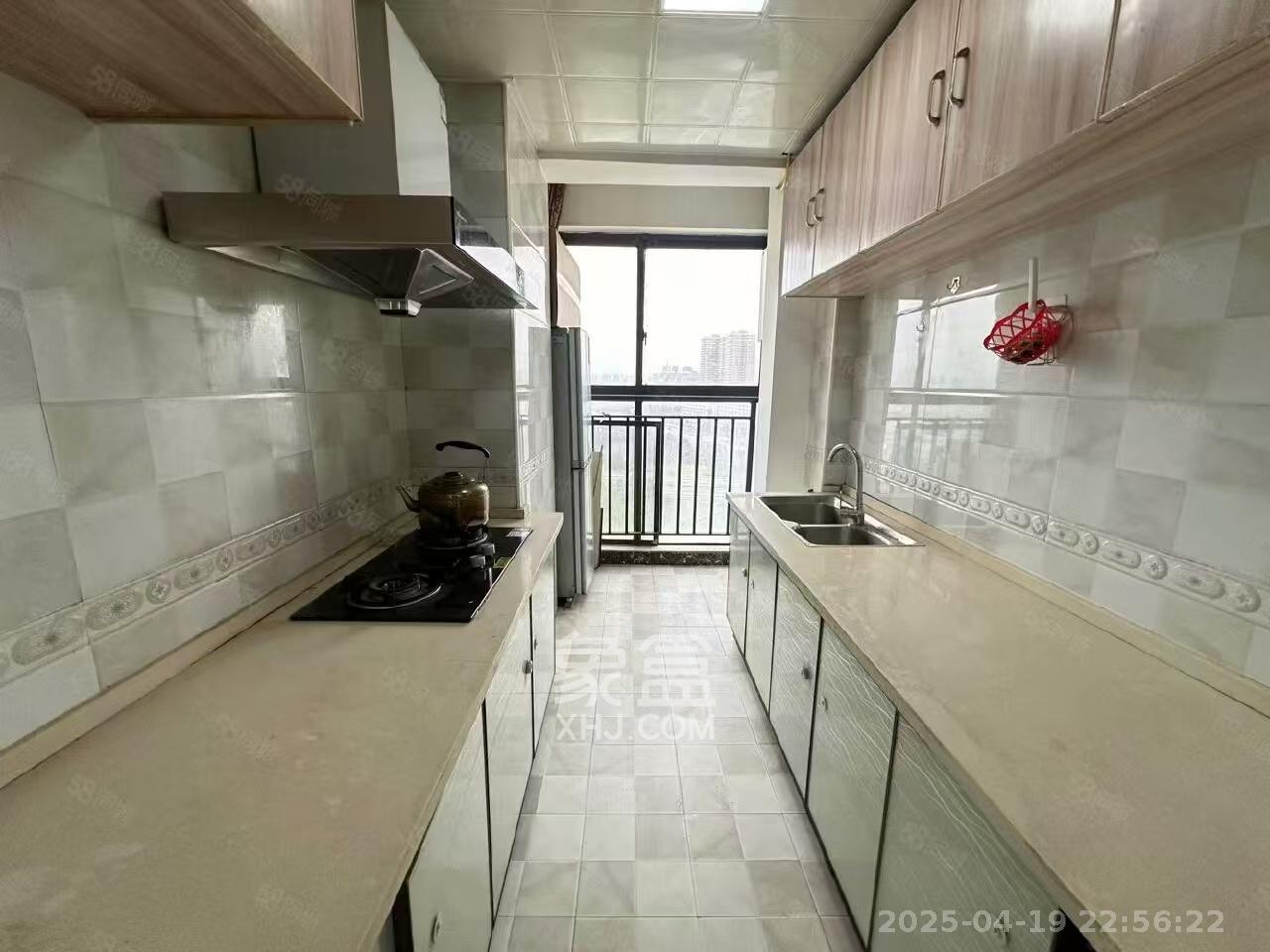 金科时代中心  3室1厅2卫   2100.00元/月室内图