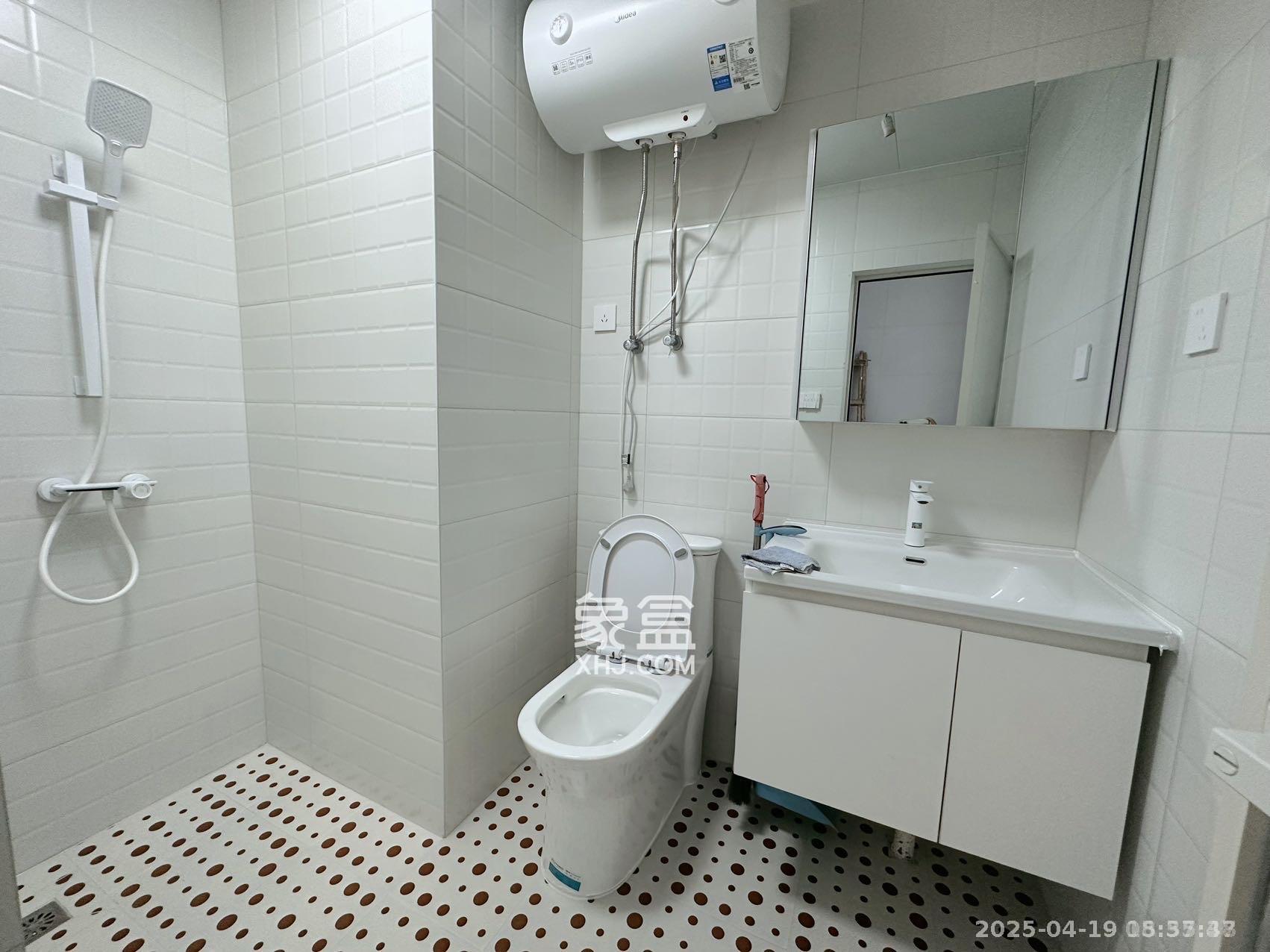 华润置地中心  1室1厅1卫    2800.0元/月室内图