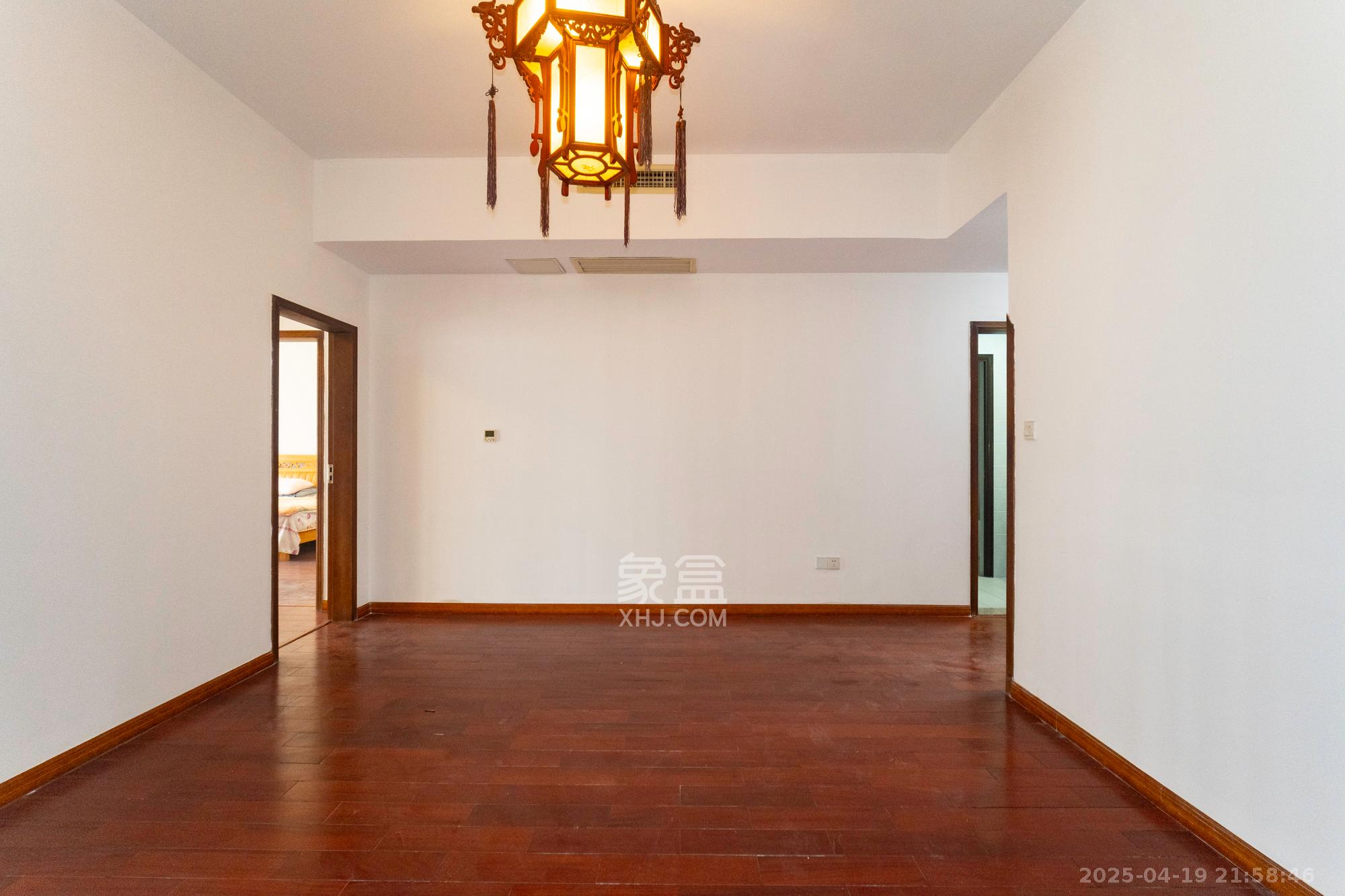 金色比华利  7室3厅3卫    255.0万 金色比华利  7室3厅3卫    255.0万其他