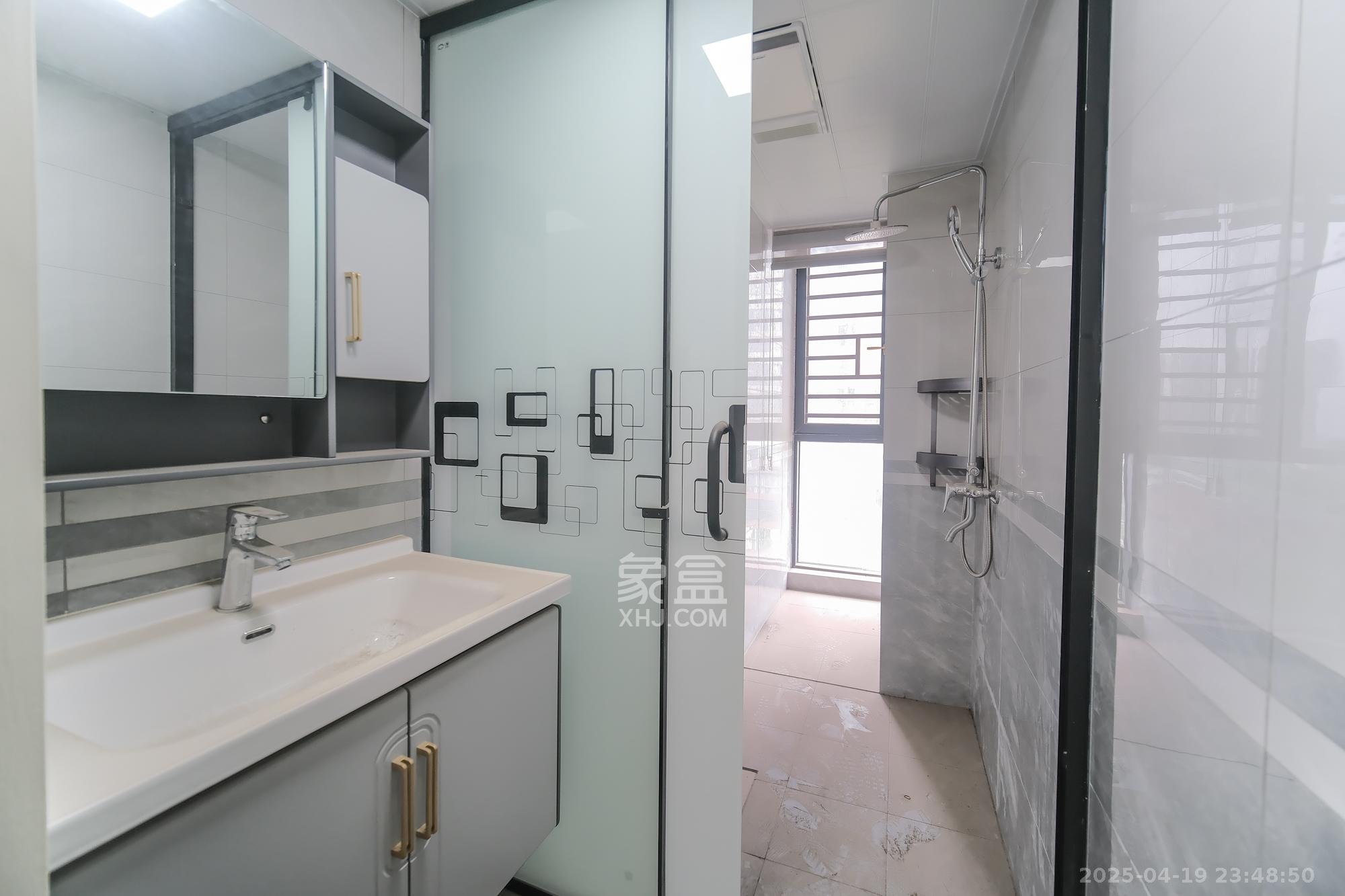 和悦城(蟠龙景苑) 3室2厅1卫 93.8万 和悦城(蟠龙景苑) 3室2厅1卫 93.8万卫生间