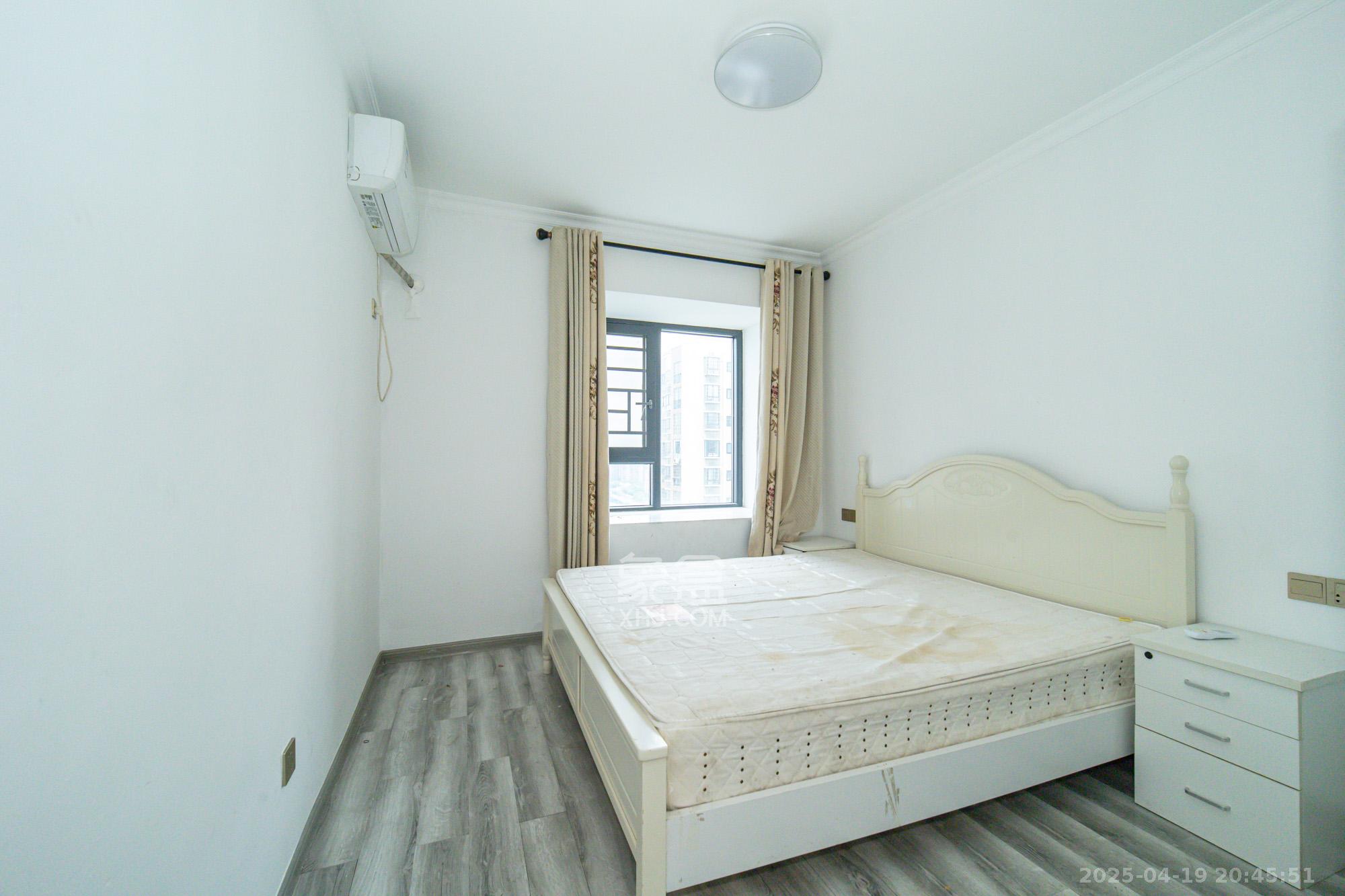 时代港湾 4室2厅2卫 66.8万 时代港湾 4室2厅2卫 66.8万卧室