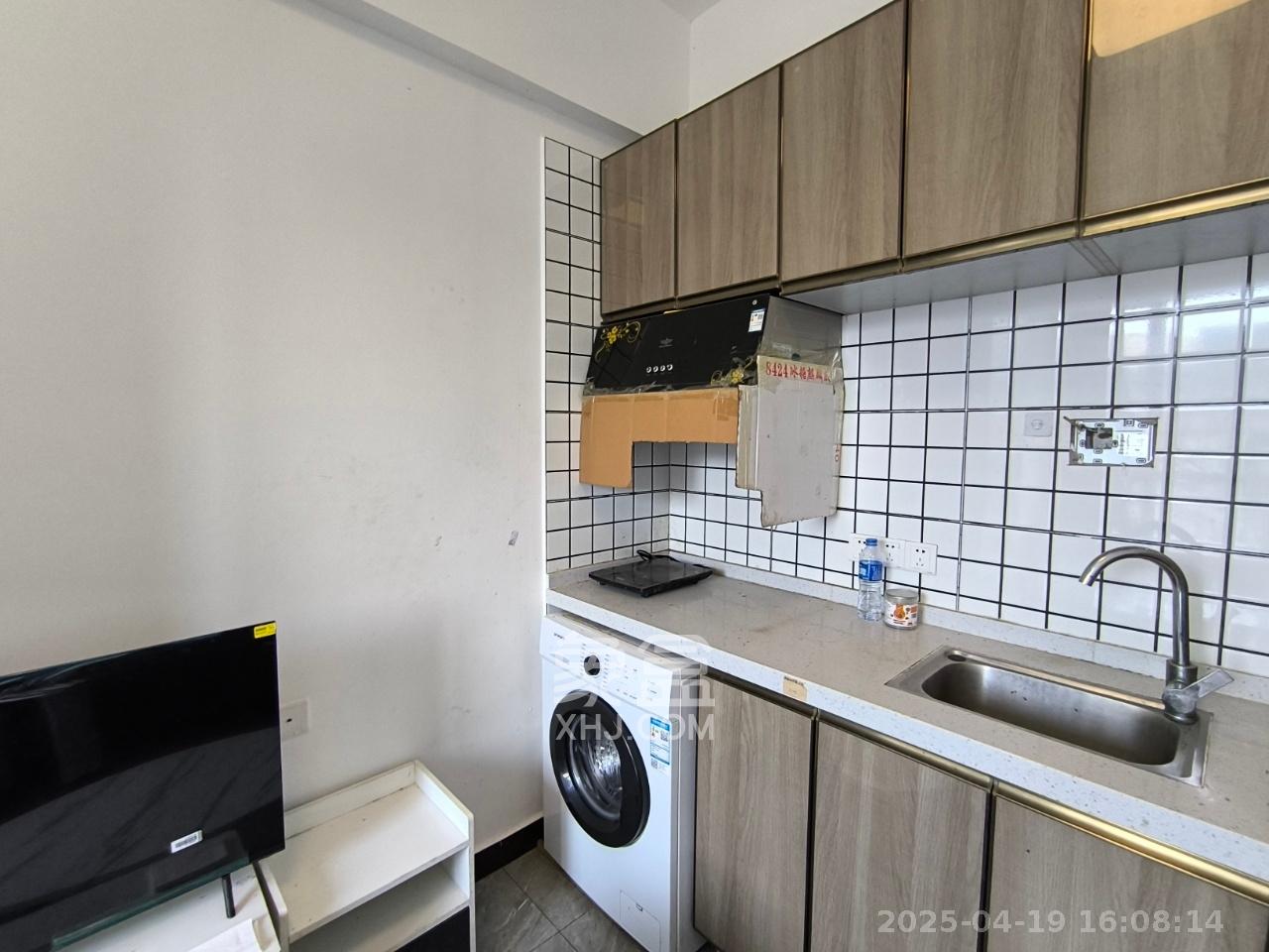 洋湖时代  1室2厅1卫    980.0元/月 洋湖时代  1室2厅1卫    980.0元/月