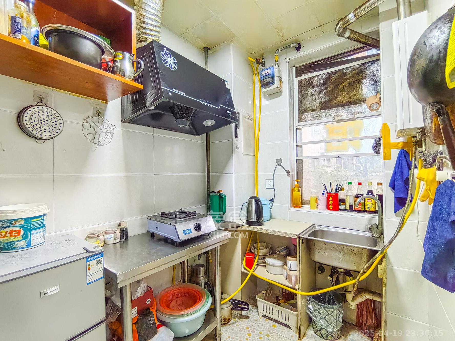 恒广国际物流园 3室2厅0卫 36.8万 恒广国际物流园 3室2厅0卫 36.8万厨房