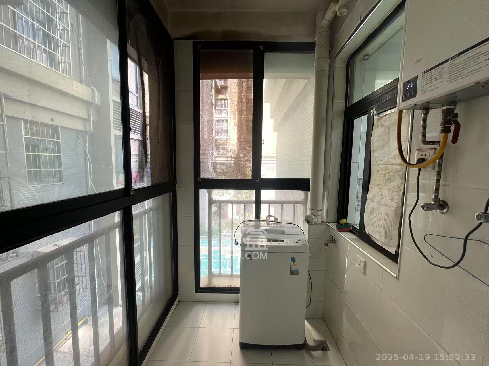 英郡年华  2室2厅1卫    1900.0元/月室内图