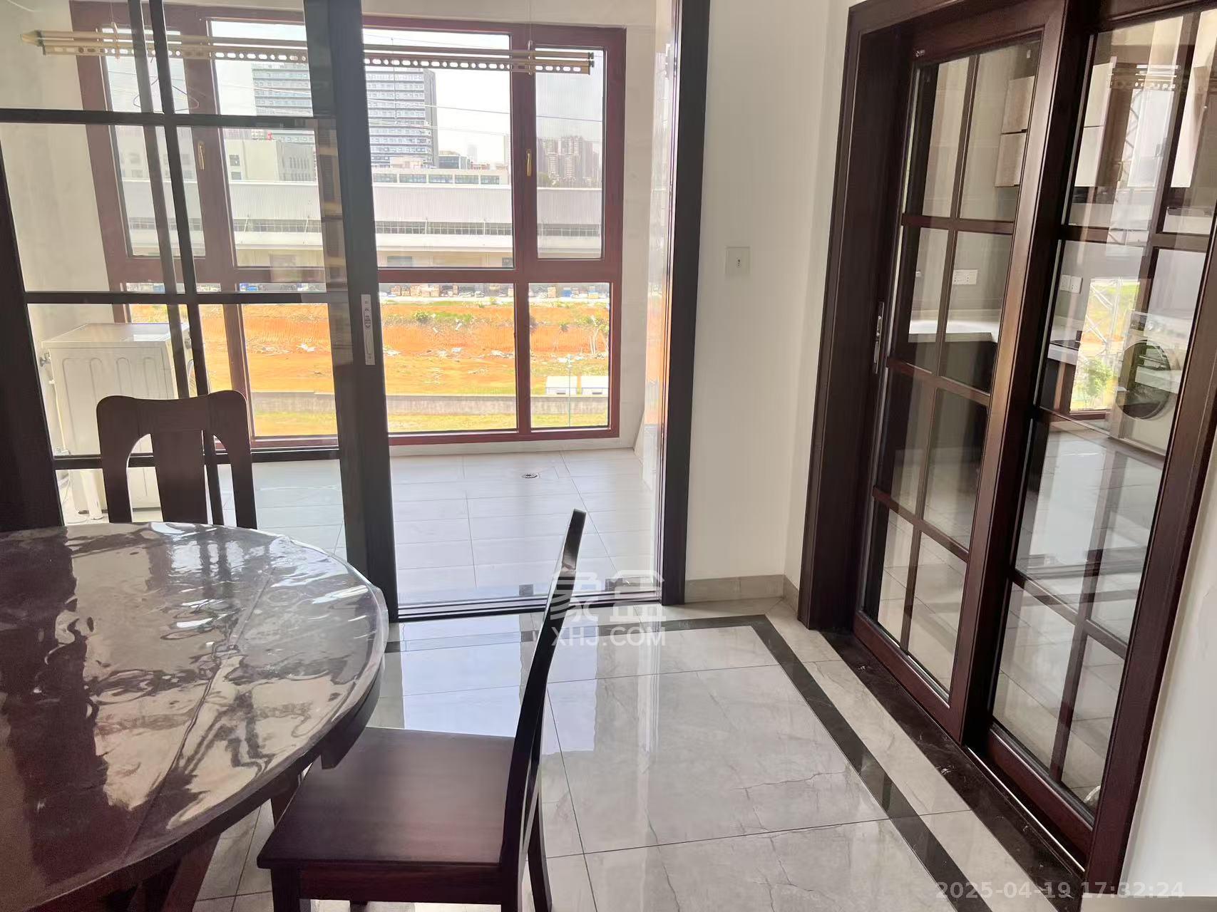 东方壹品 3室2厅2卫 3000.0元/月 东方壹品 3室2厅2卫 3000.0元/月室内图