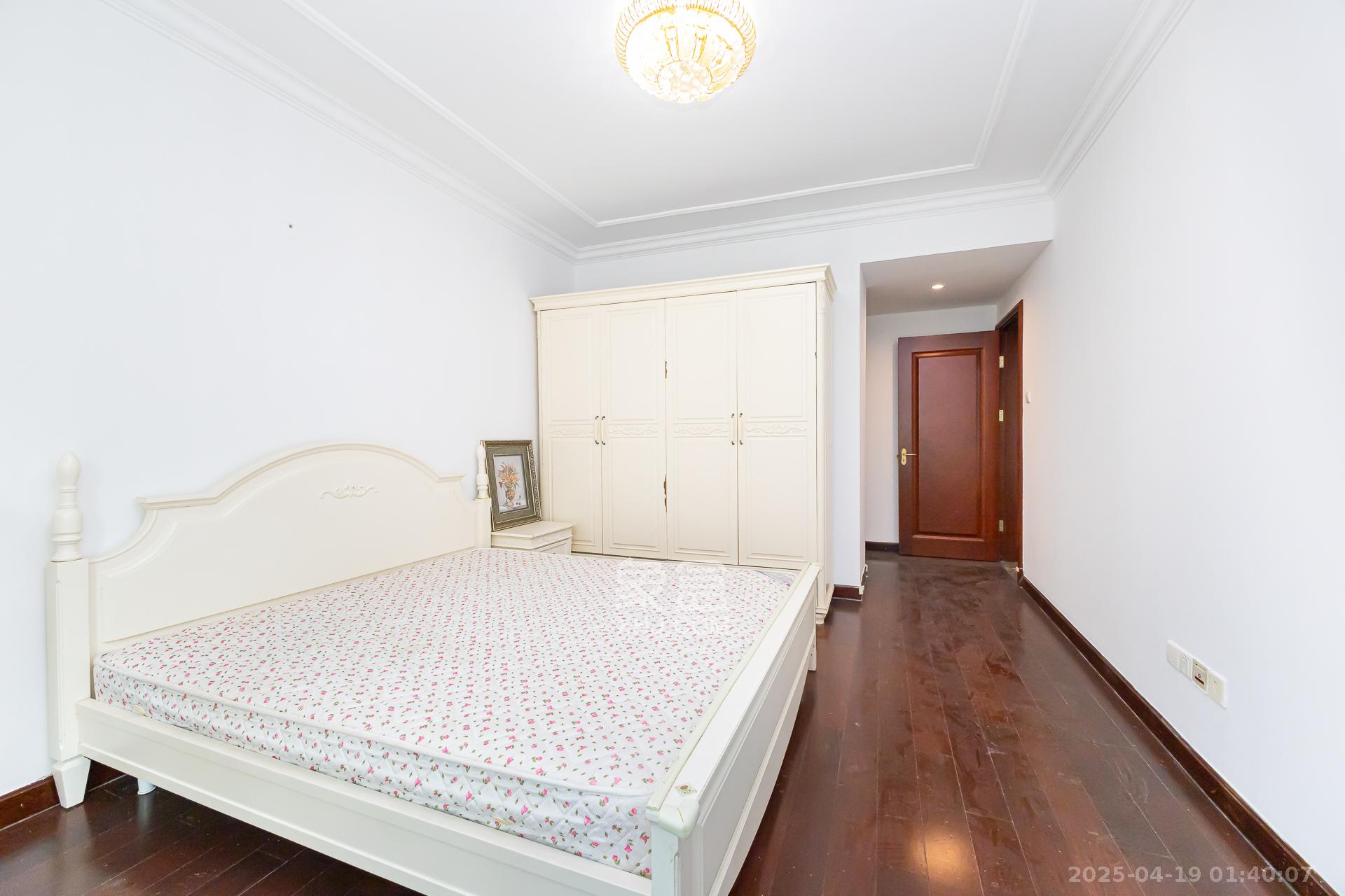 恒大名都  3室2厅2卫    70.0万 恒大名都  3室2厅2卫    70.0万卧室