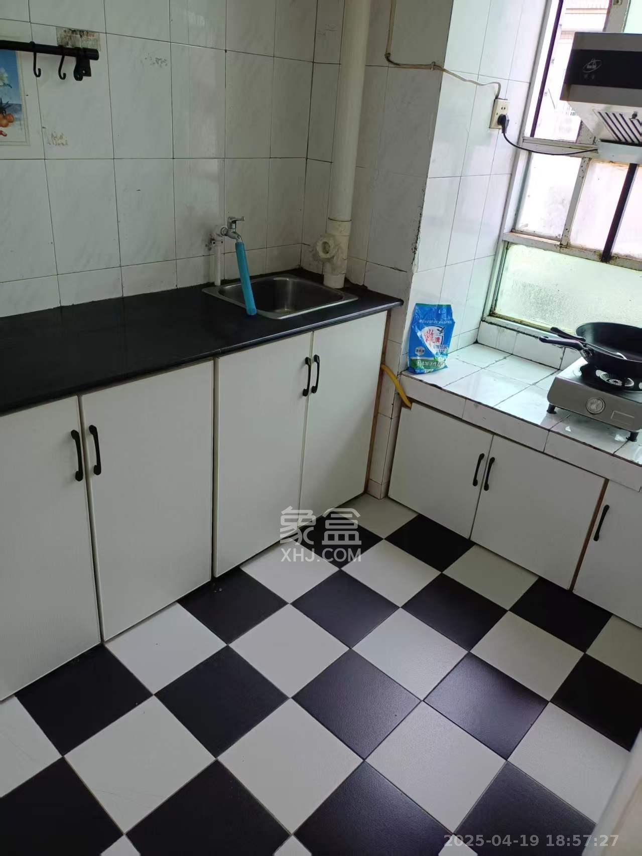 友谊社区(安置区、别墅区) 2室1厅1卫 1600.0元/月 友谊社区(安置区、别墅区) 2室1厅1卫 1600.0元/月室内图