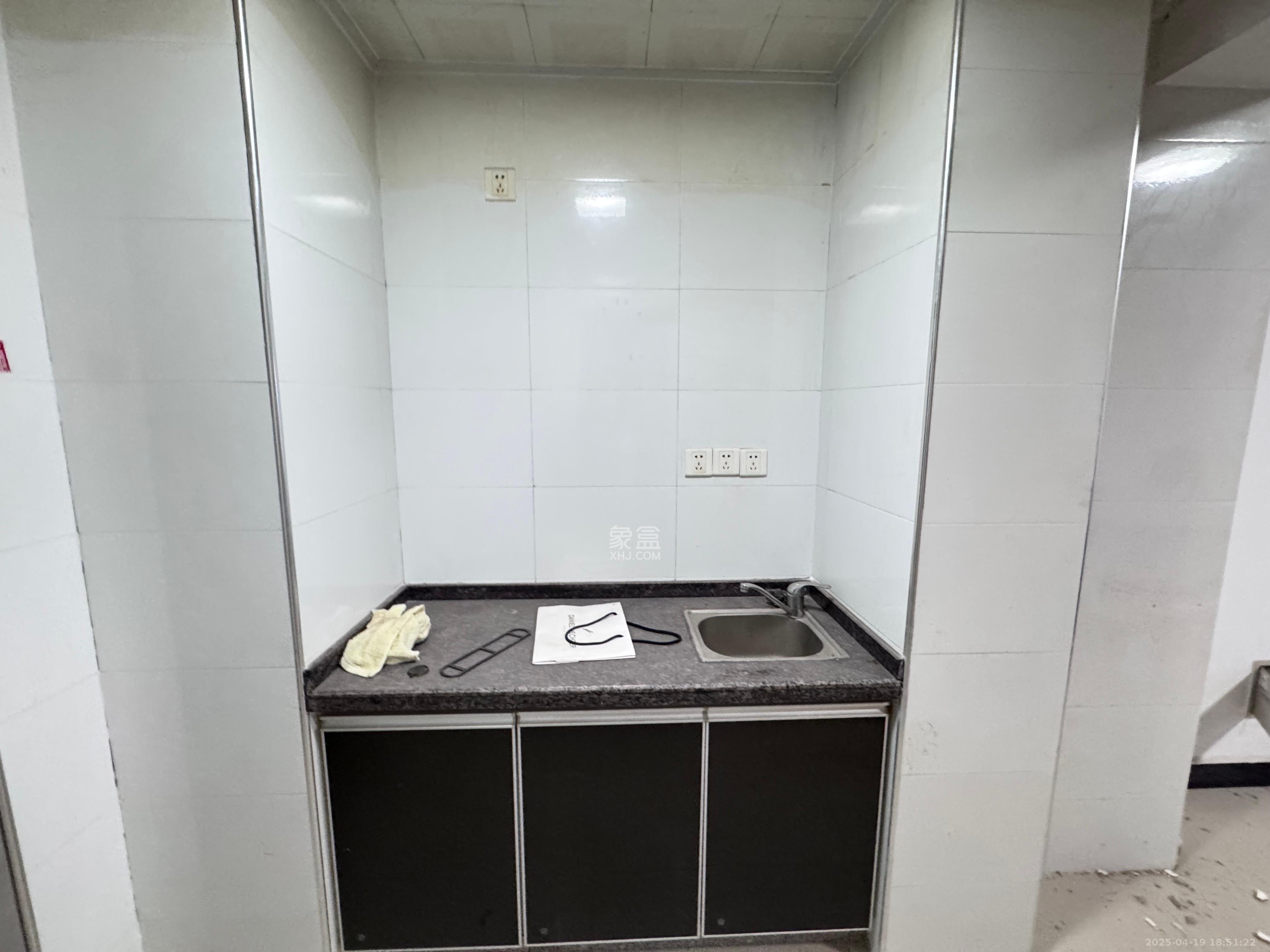 德庆水韵山城 1室1厅1卫 1200.0元/月 德庆水韵山城 1室1厅1卫 1200.0元/月室内图