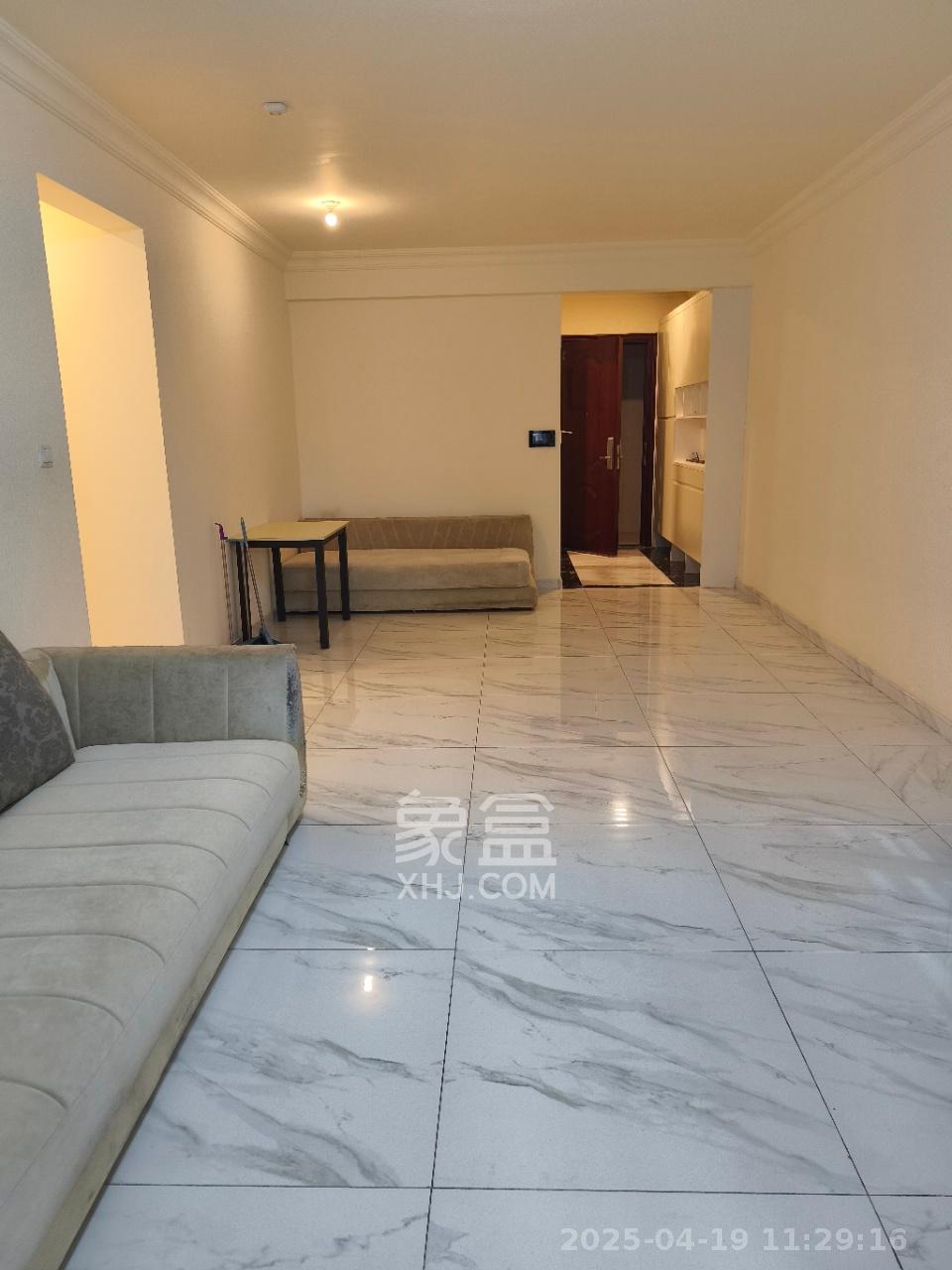 碧桂园潭州府  3室2厅2卫    2700.0元/月 碧桂园潭州府  3室2厅2卫    2700.0元/月室内图