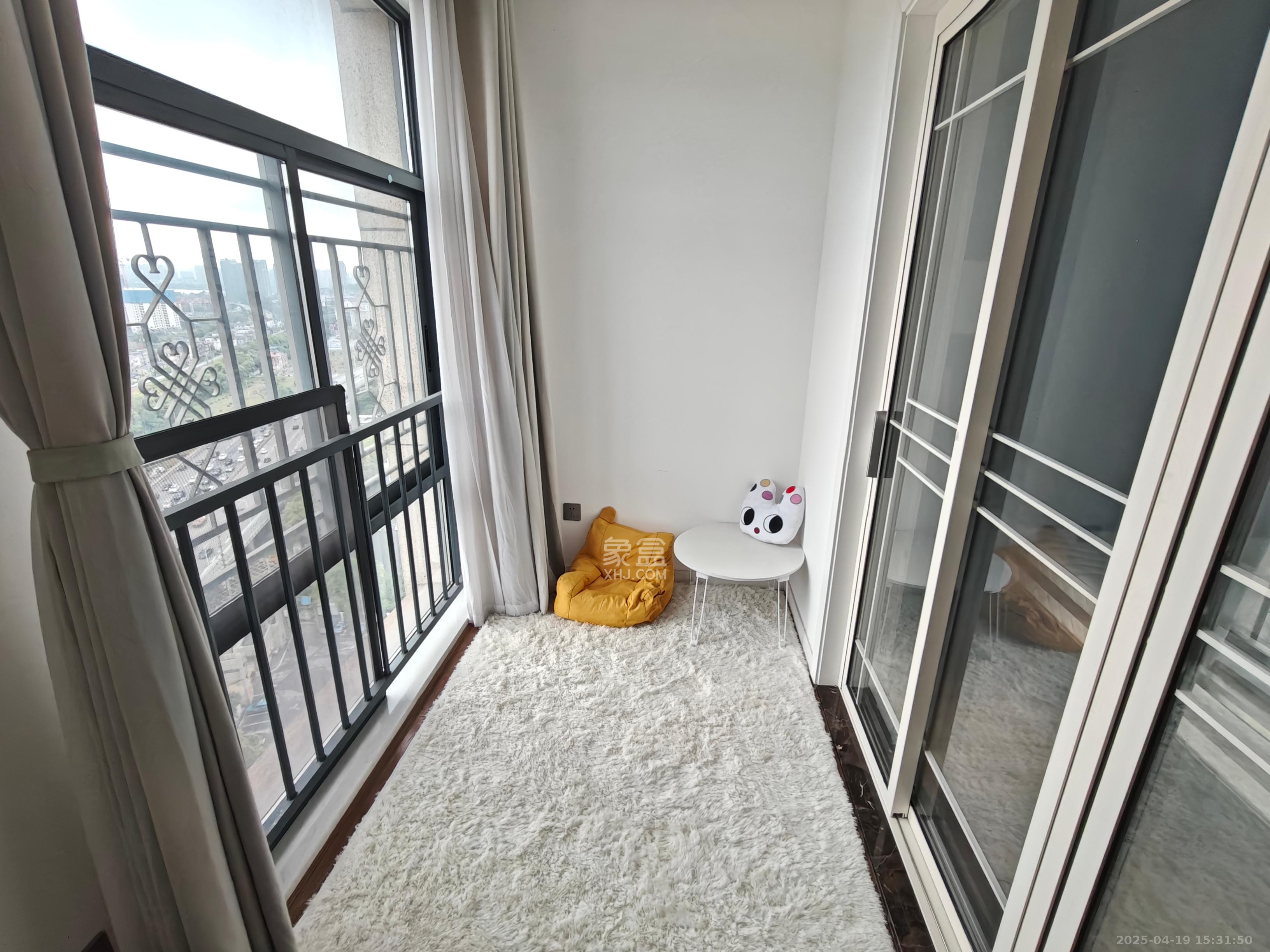 江南華府  2室1廳1衛(wèi)   2700.00元/月室內(nèi)圖