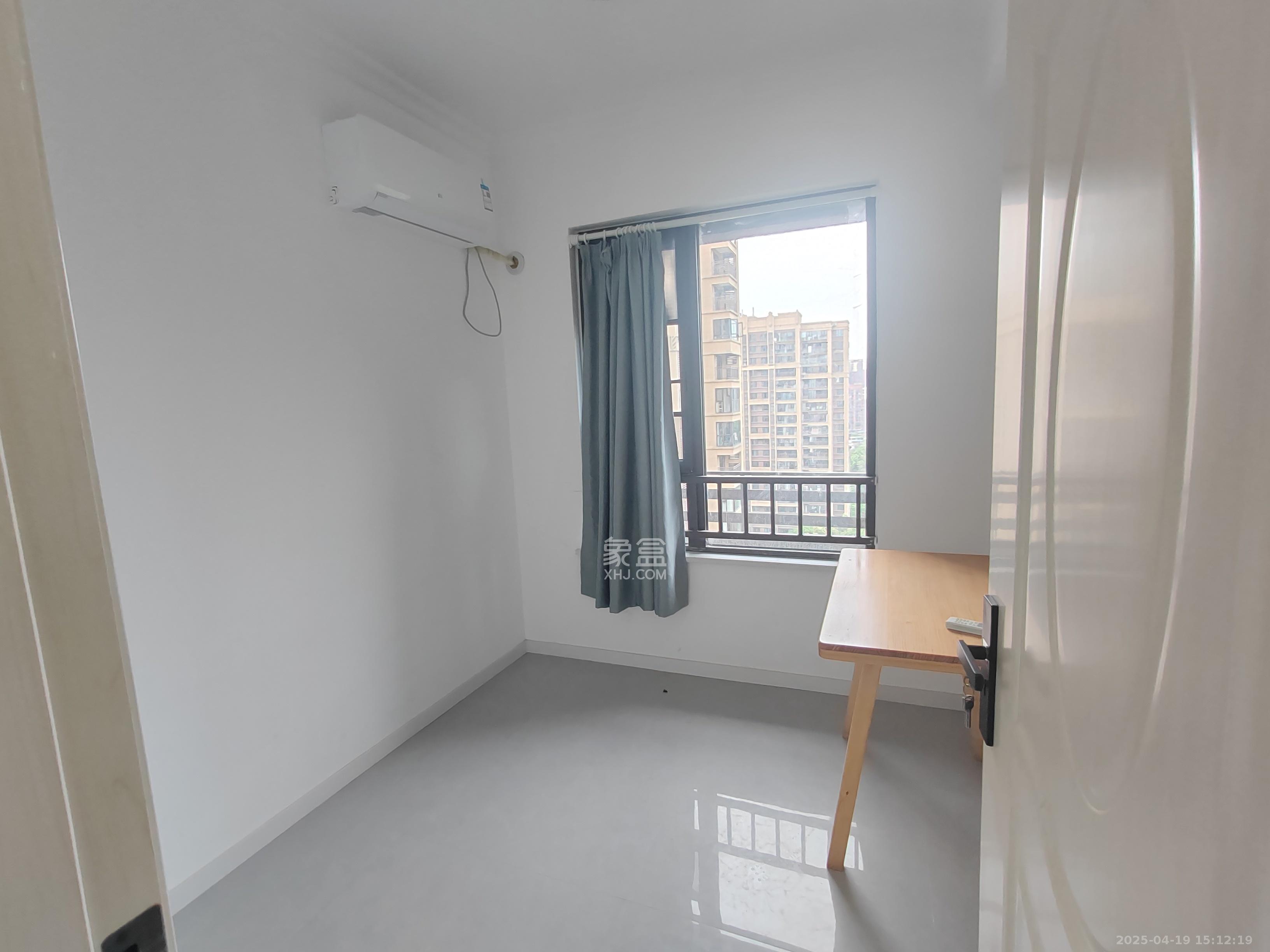 龙湖璟宸原著(龙湖紫宸) 3室2厅1卫 2000.0元/月 龙湖璟宸原著(龙湖紫宸) 3室2厅1卫 2000.0元/月室内图