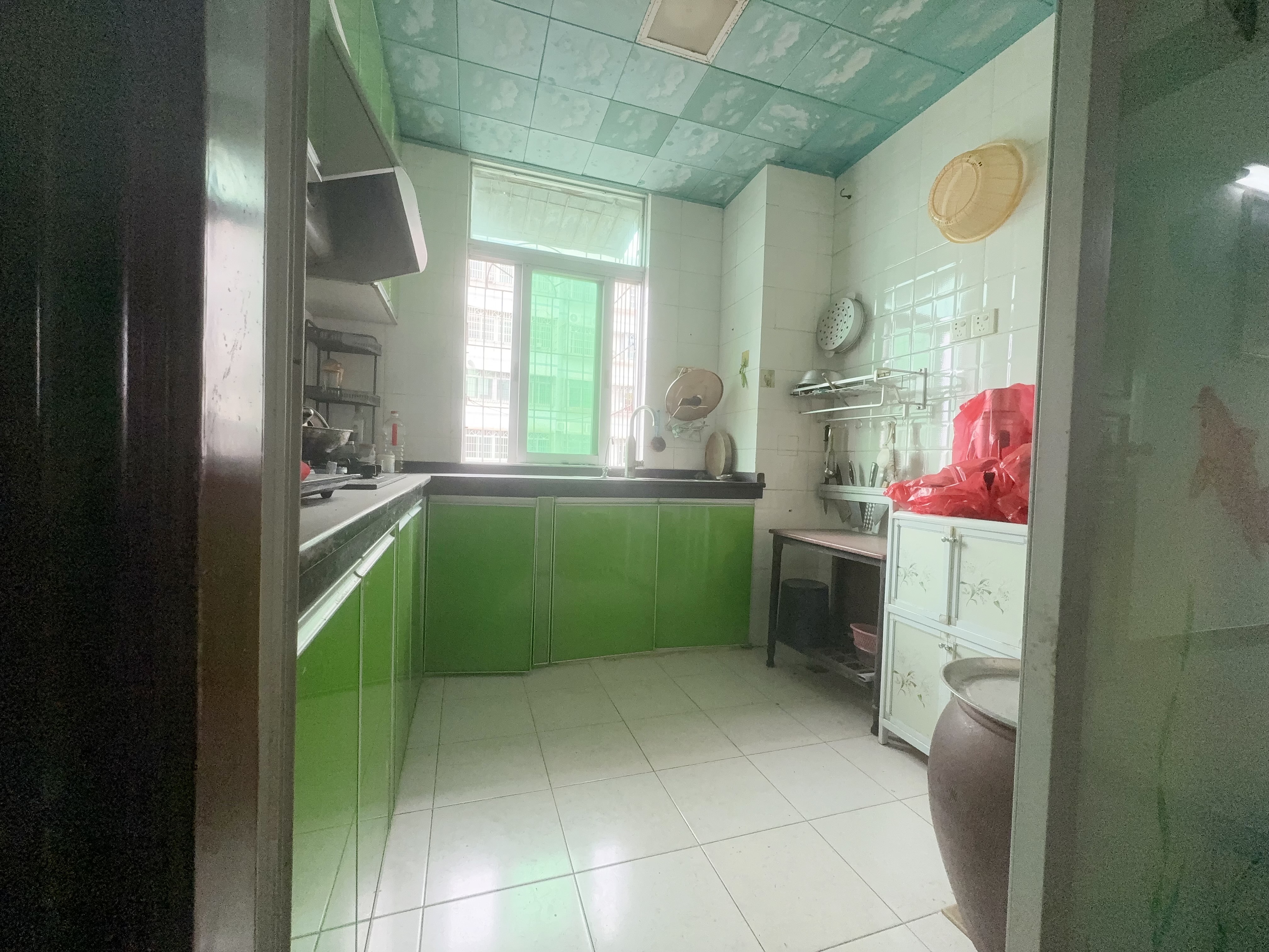 电镀厂宿舍 3室2厅2卫 85.0万 电镀厂宿舍 3室2厅2卫 85.0万客厅