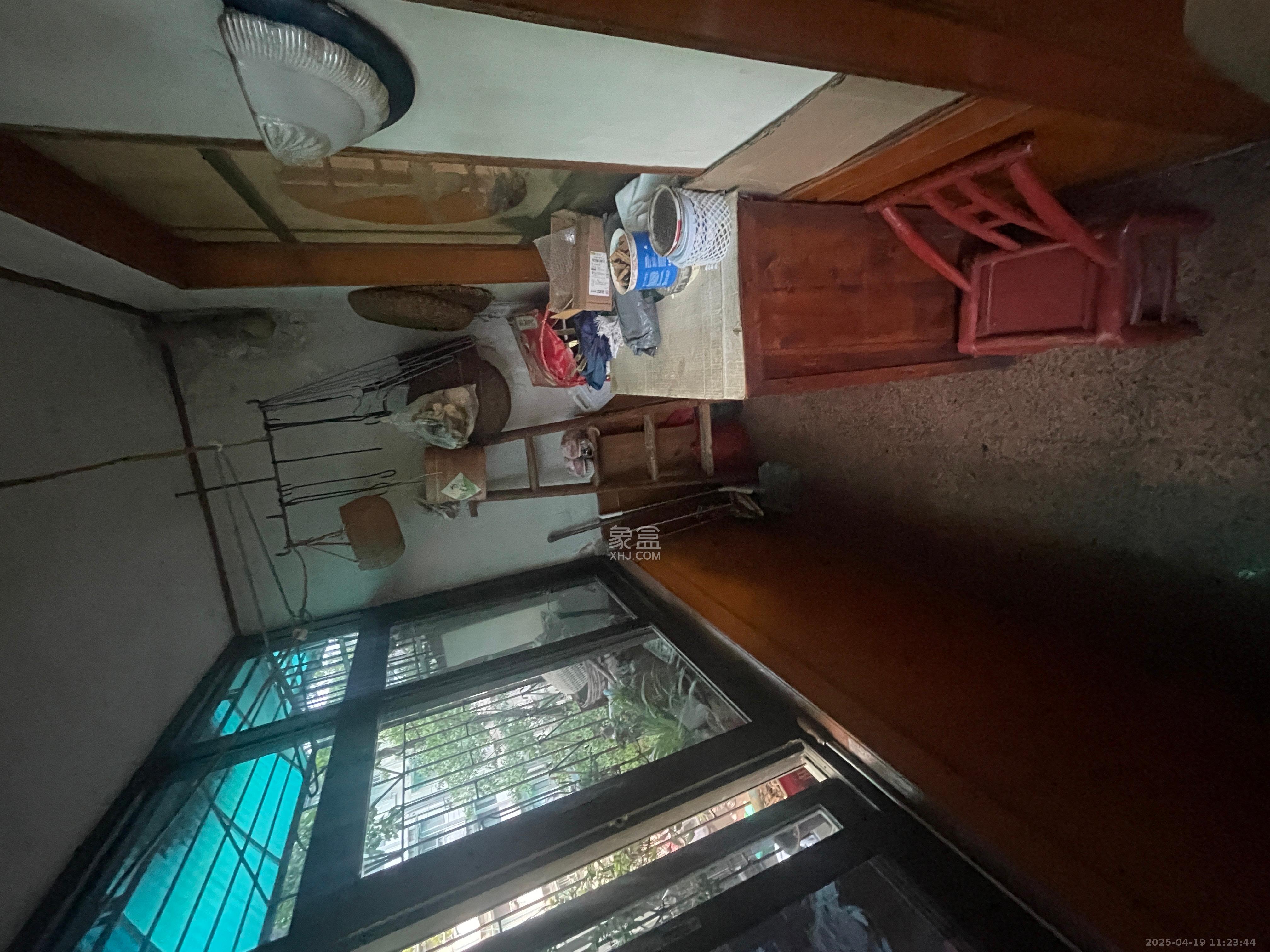 红旗社区  4室2厅2卫   2600.00元/月室内图