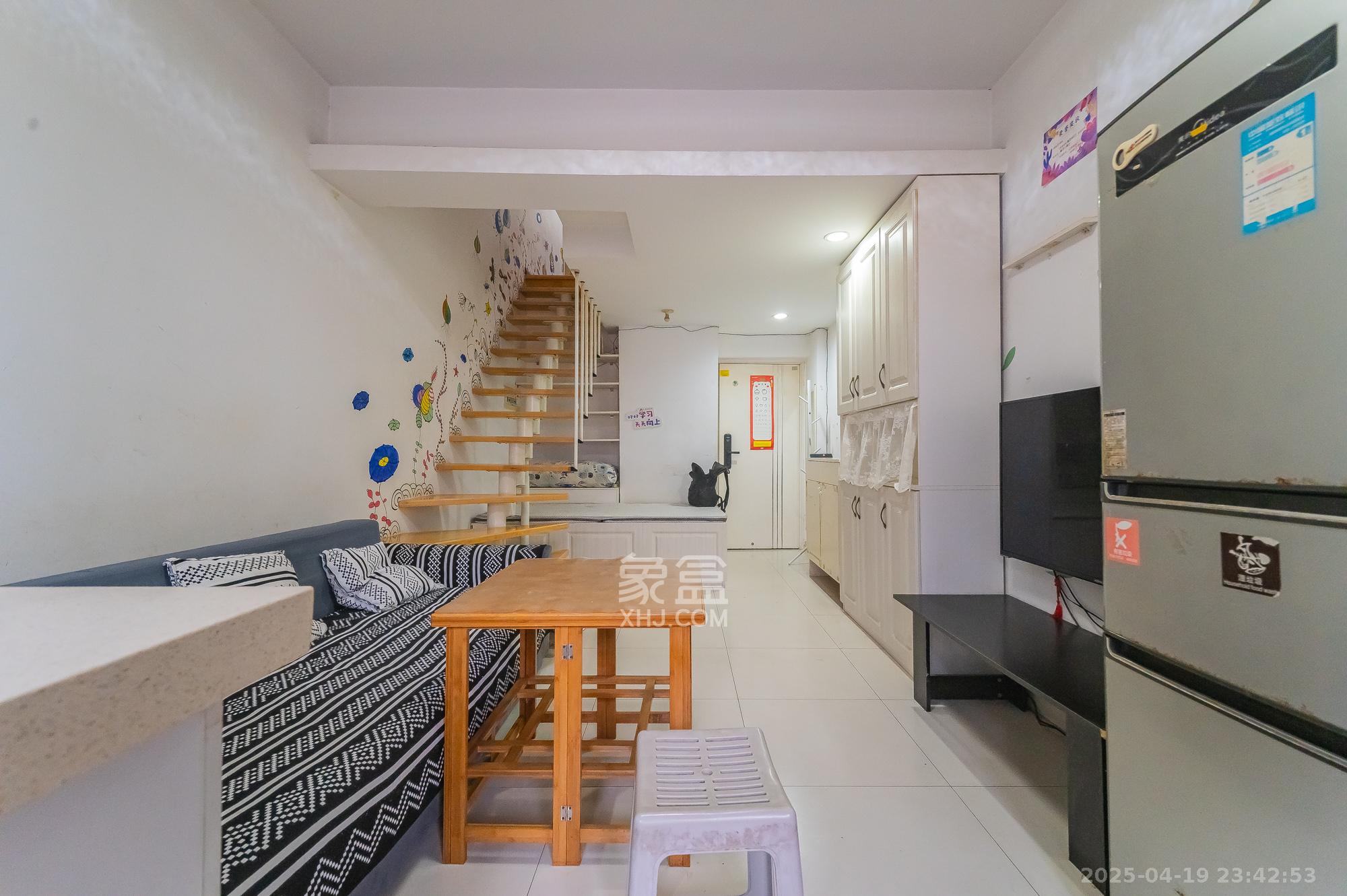 华润凤凰城一期 1室1厅1卫 38.0万 华润凤凰城一期 1室1厅1卫 38.0万客厅