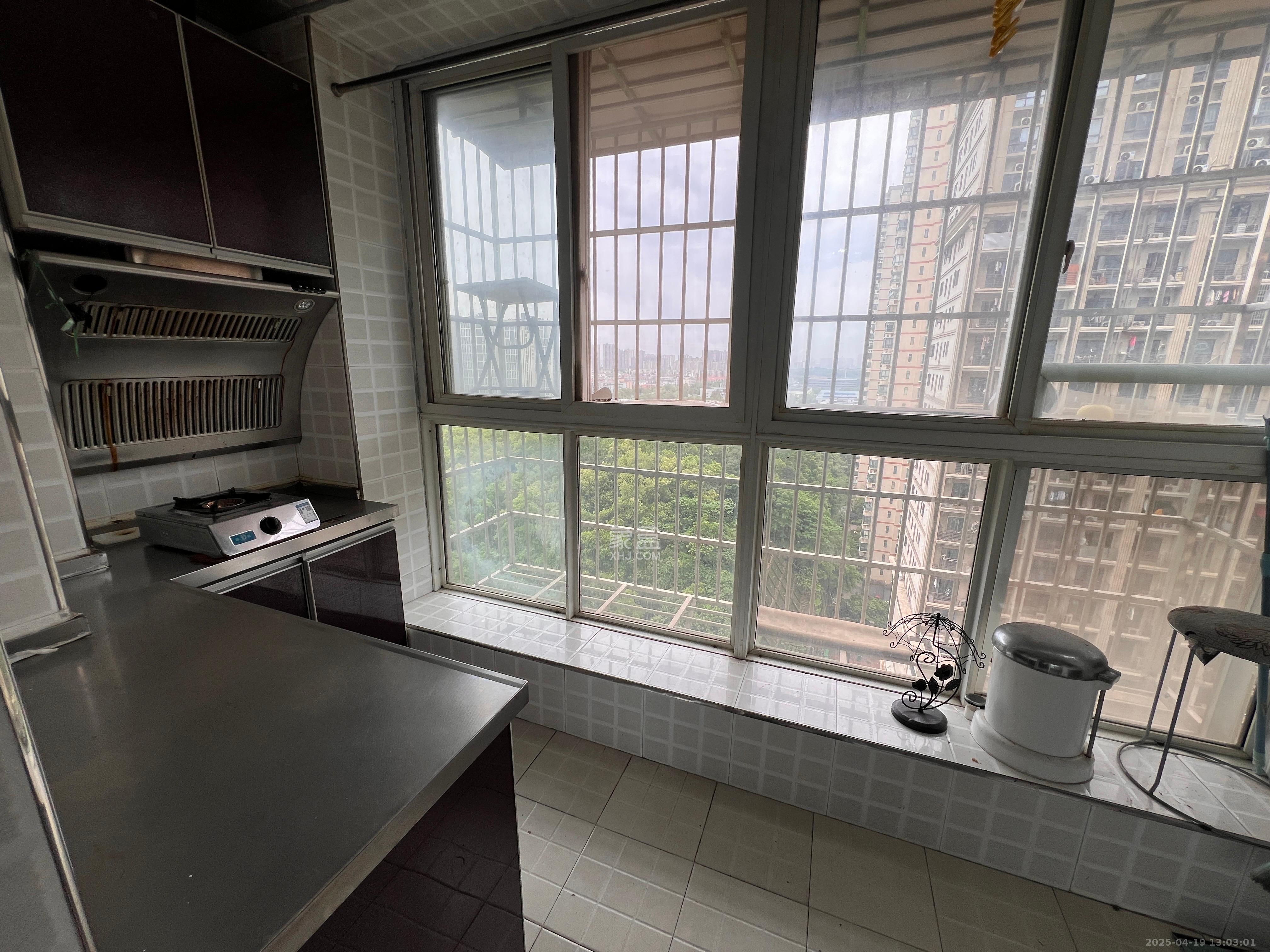 尚都花园城  1室1厅1卫    1100.0元/月 尚都花园城  1室1厅1卫    1100.0元/月室内图