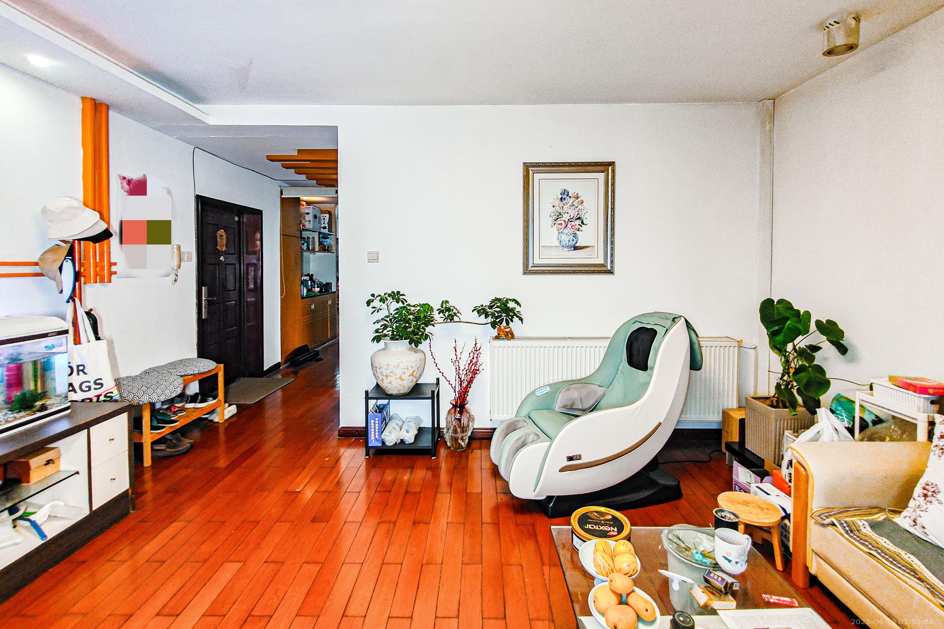 省林勘院 4室2厅1卫 198.0万 省林勘院 4室2厅1卫 198.0万客厅