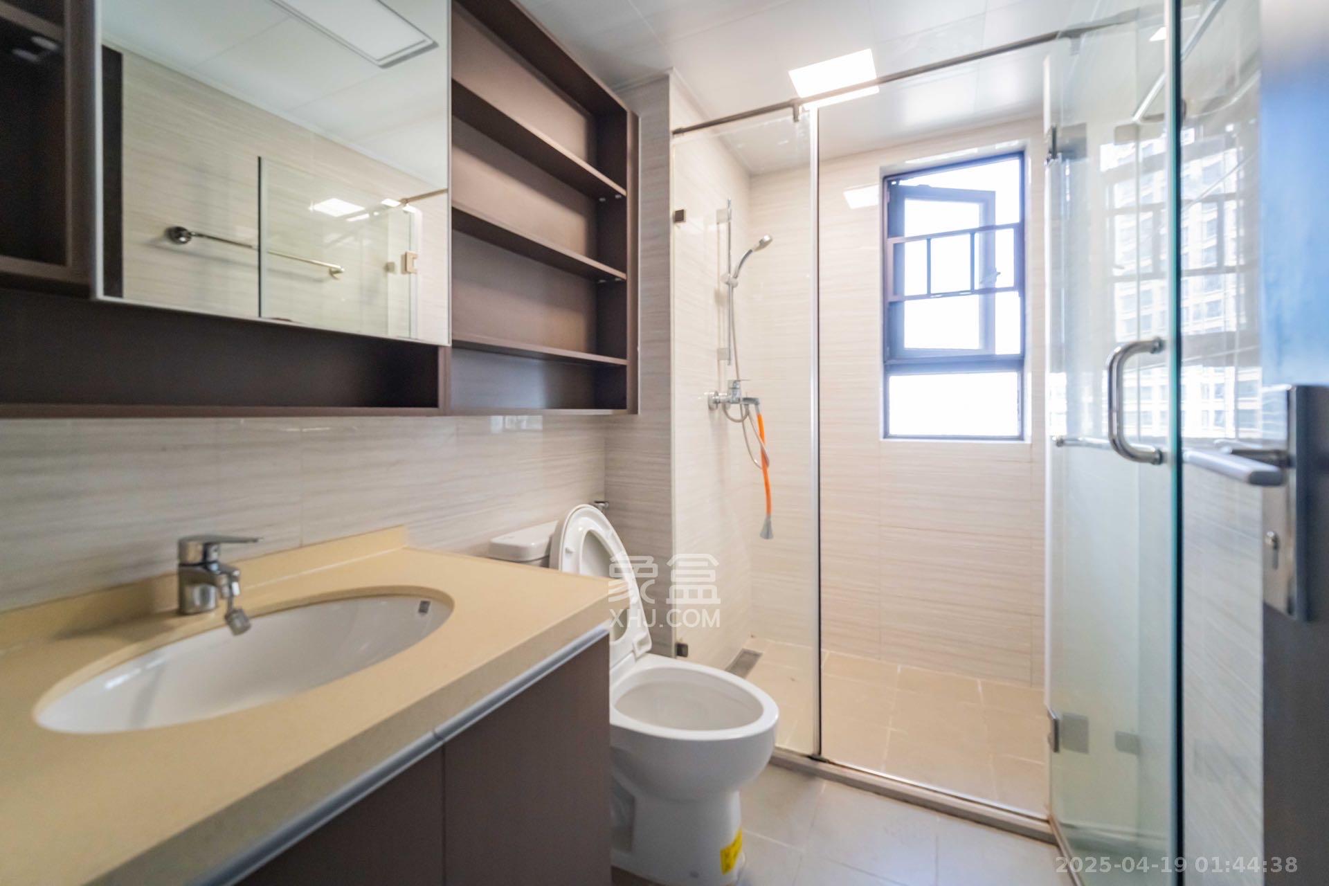 美的置业广场 4室2厅2卫 3500.0元/月 美的置业广场 4室2厅2卫 3500.0元/月室内图