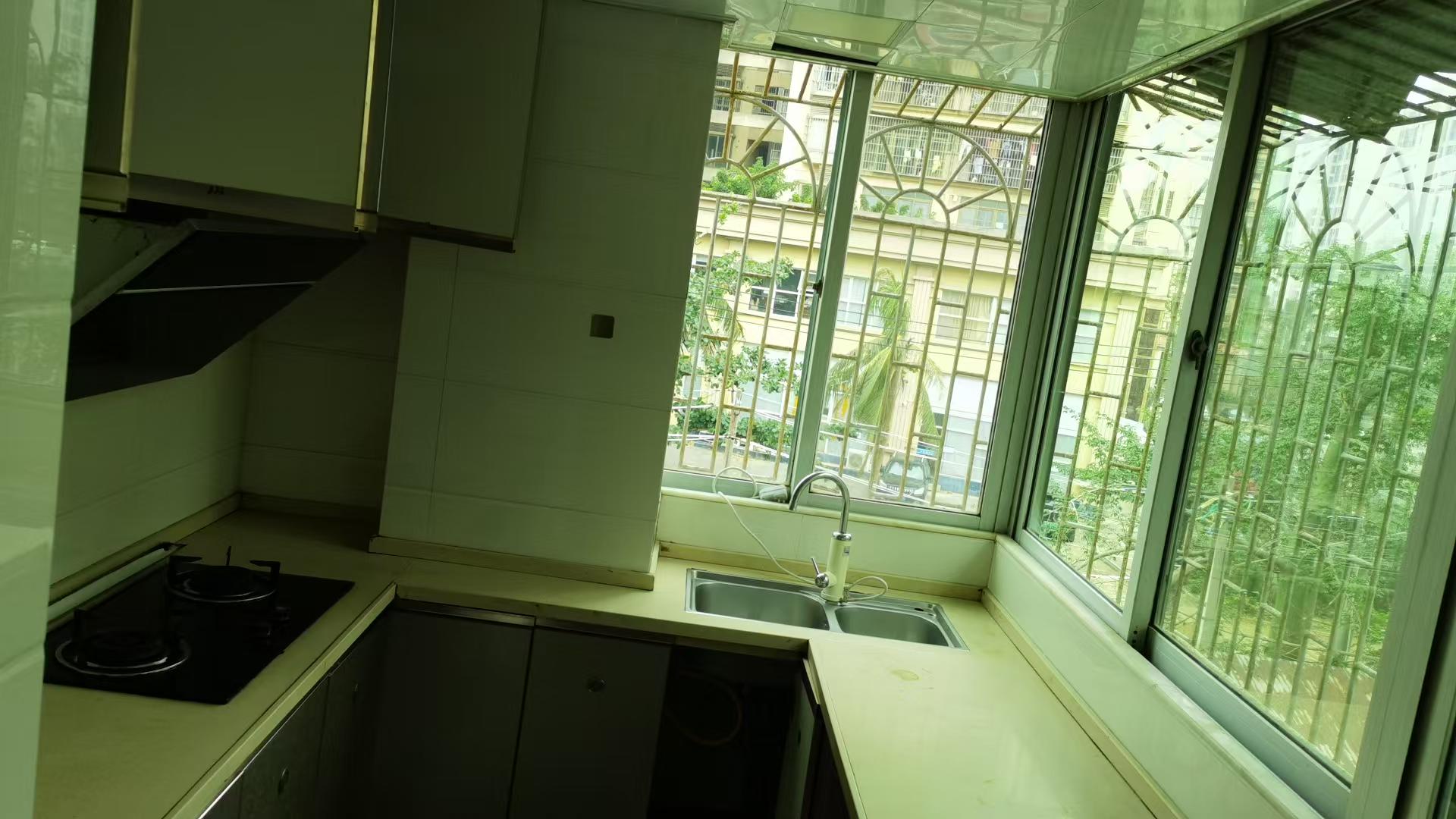 滨江温泉花园  3室2厅1卫    2500.0元/月 滨江温泉花园  3室2厅1卫    2500.0元/月室内图