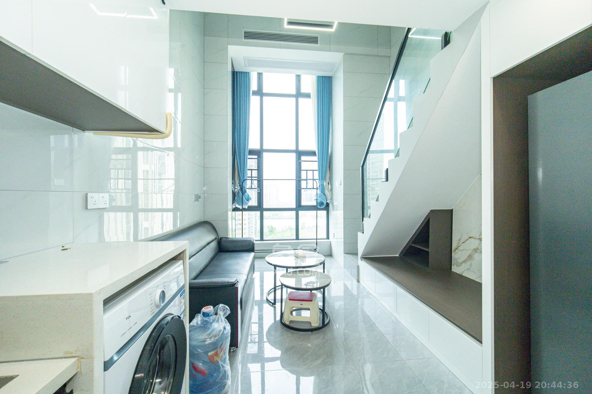 新长海漓湘悦 1室0厅0卫 24.8万 新长海漓湘悦 1室0厅0卫 24.8万客厅