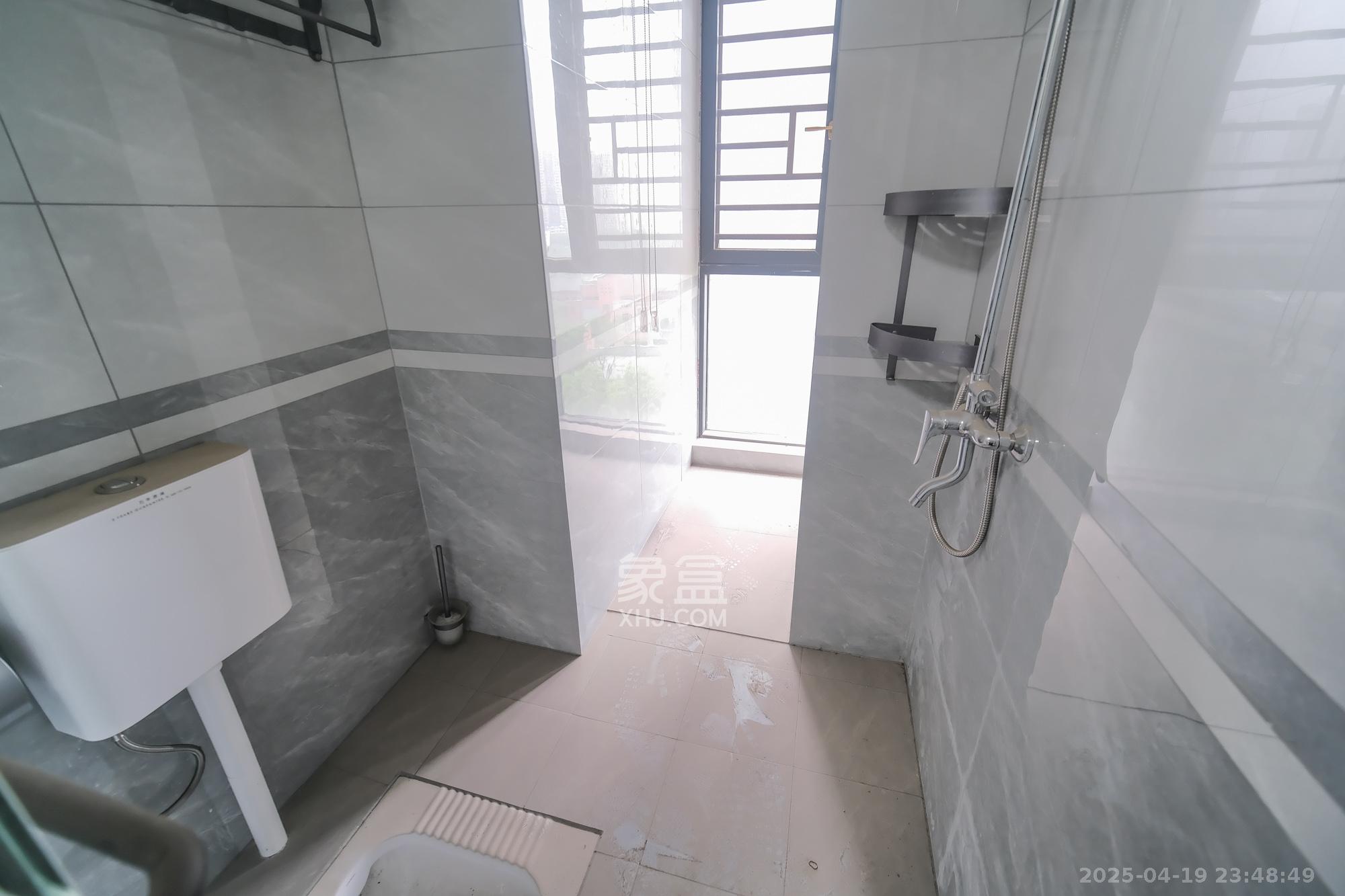 和悦城(蟠龙景苑) 3室2厅1卫 93.8万 和悦城(蟠龙景苑) 3室2厅1卫 93.8万卫生间