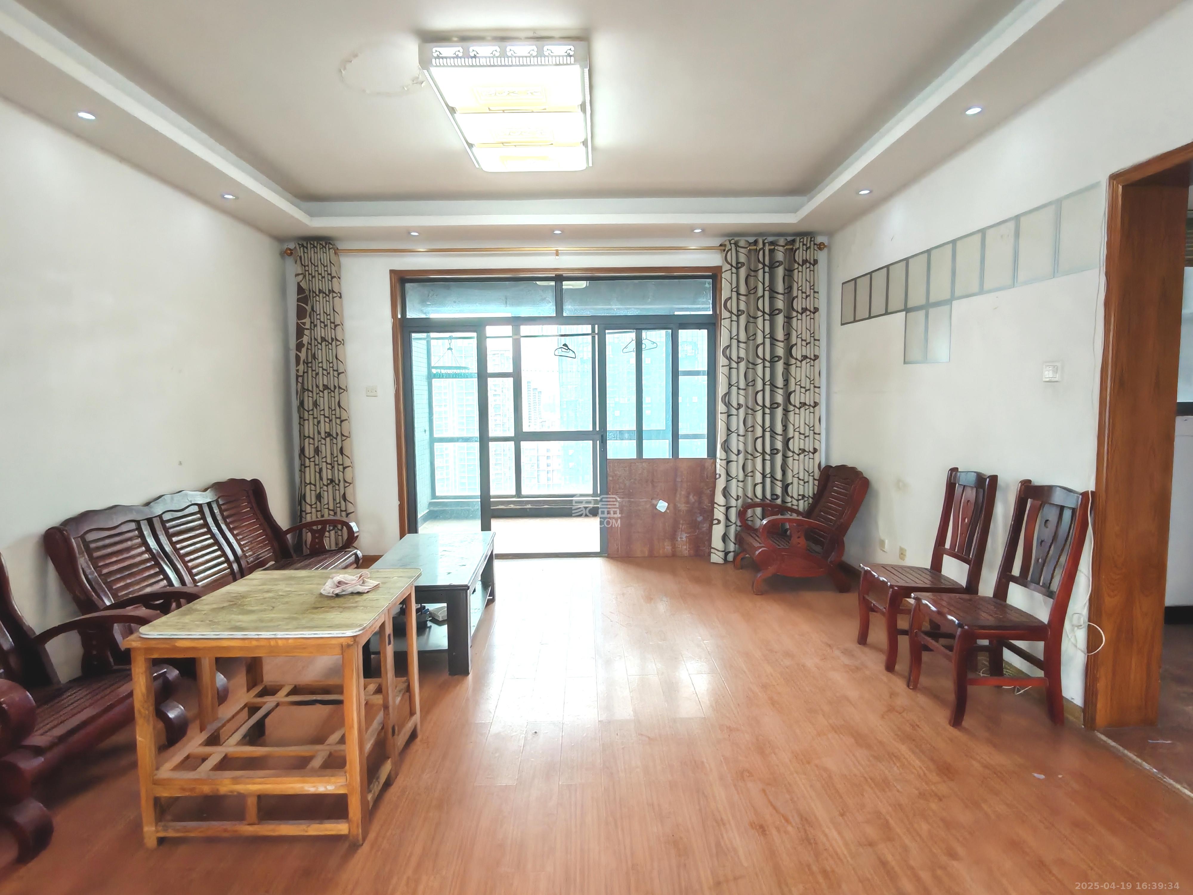 恒基凯旋门一二期 4室2厅2卫 2300.0元/月 恒基凯旋门一二期 4室2厅2卫 2300.0元/月室内图