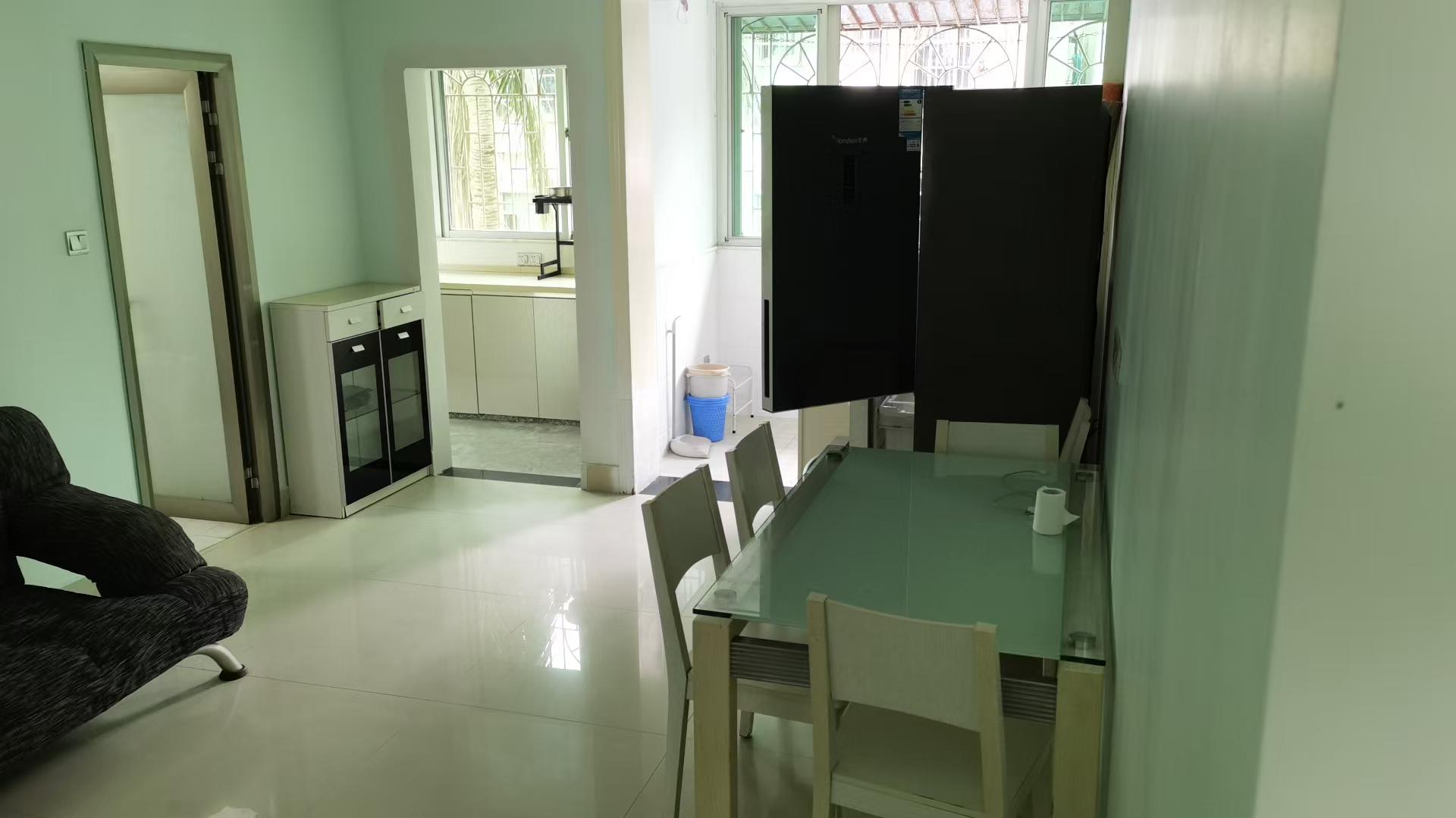 滨江温泉花园  3室2厅1卫    2500.0元/月 滨江温泉花园  3室2厅1卫    2500.0元/月室内图