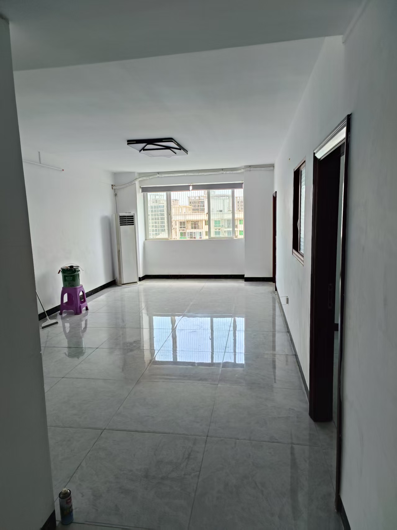 诚田大厦 2室2厅1卫 2500.0元/月 诚田大厦 2室2厅1卫 2500.0元/月室内图