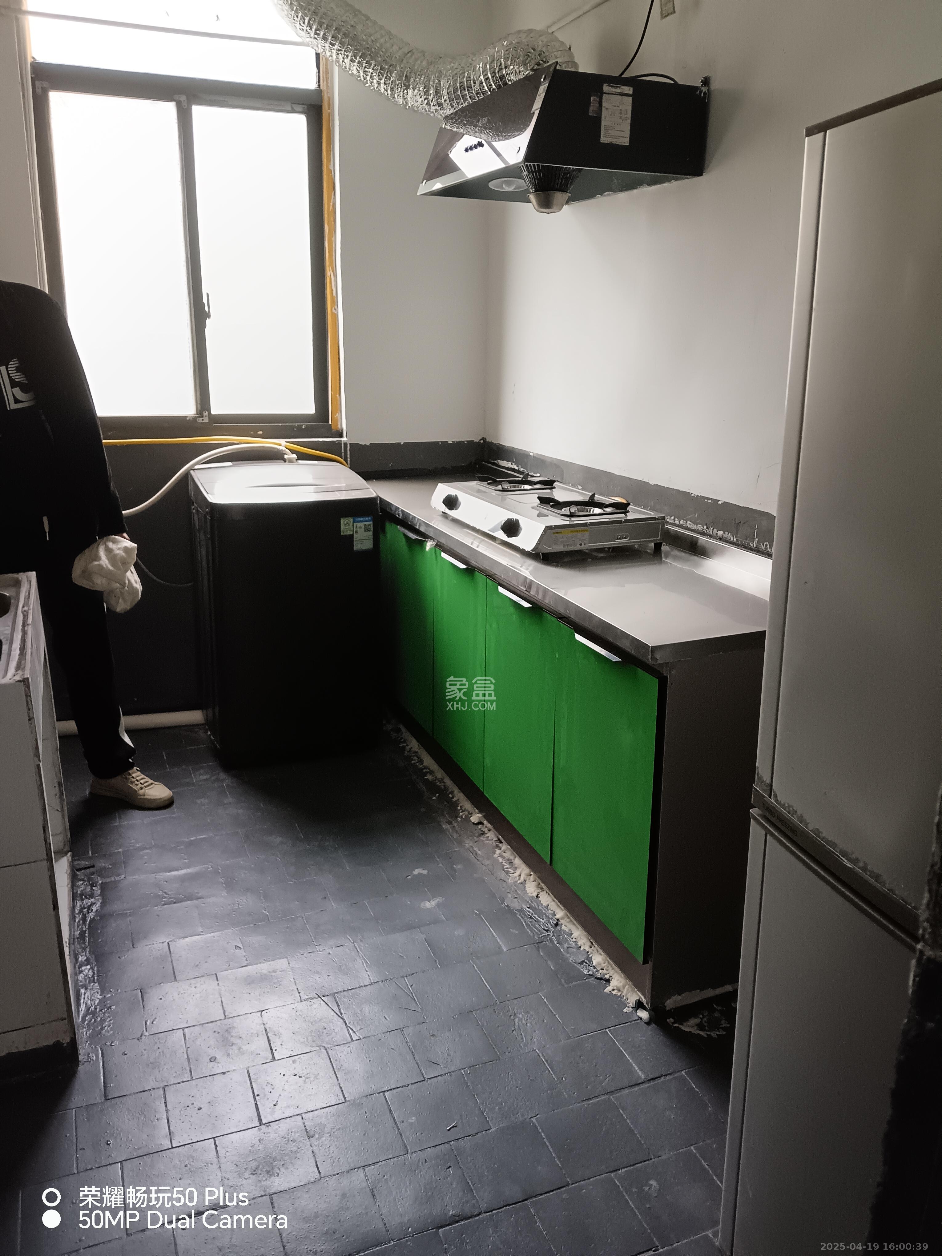 识字里社区 2室1厅1卫 1800.0元/月 识字里社区 2室1厅1卫 1800.0元/月室内图