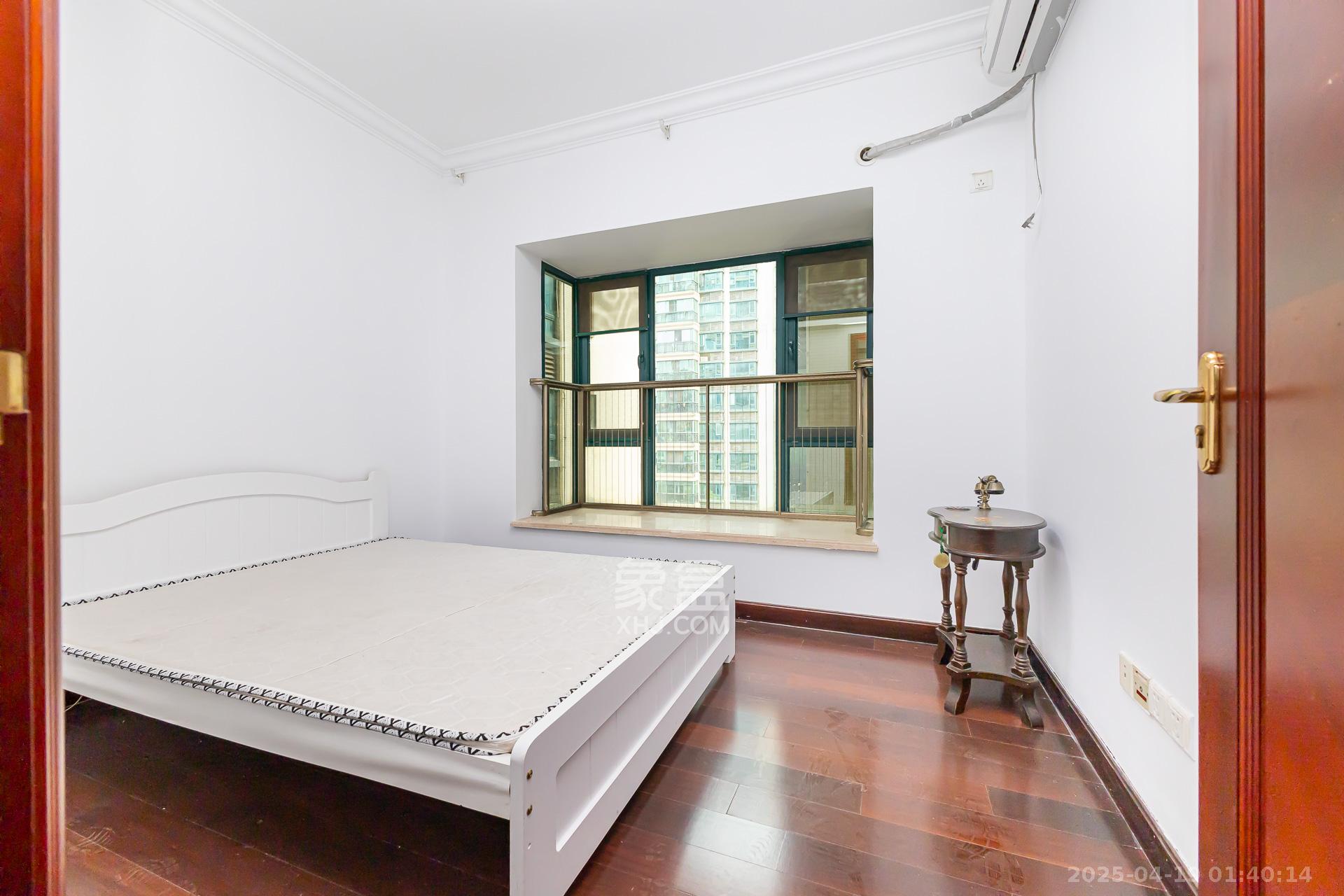 恒大名都  3室2厅2卫    70.0万 恒大名都  3室2厅2卫    70.0万卧室