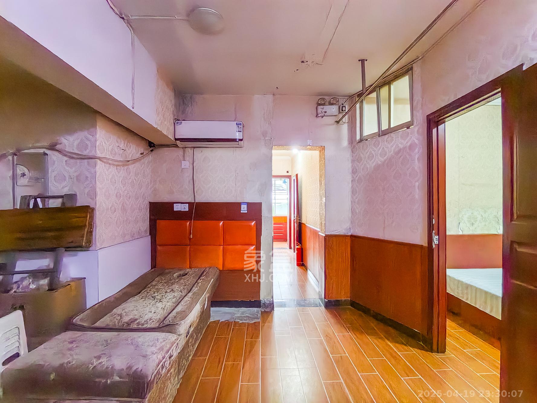 恒广国际物流园 3室2厅0卫 36.8万 恒广国际物流园 3室2厅0卫 36.8万客厅