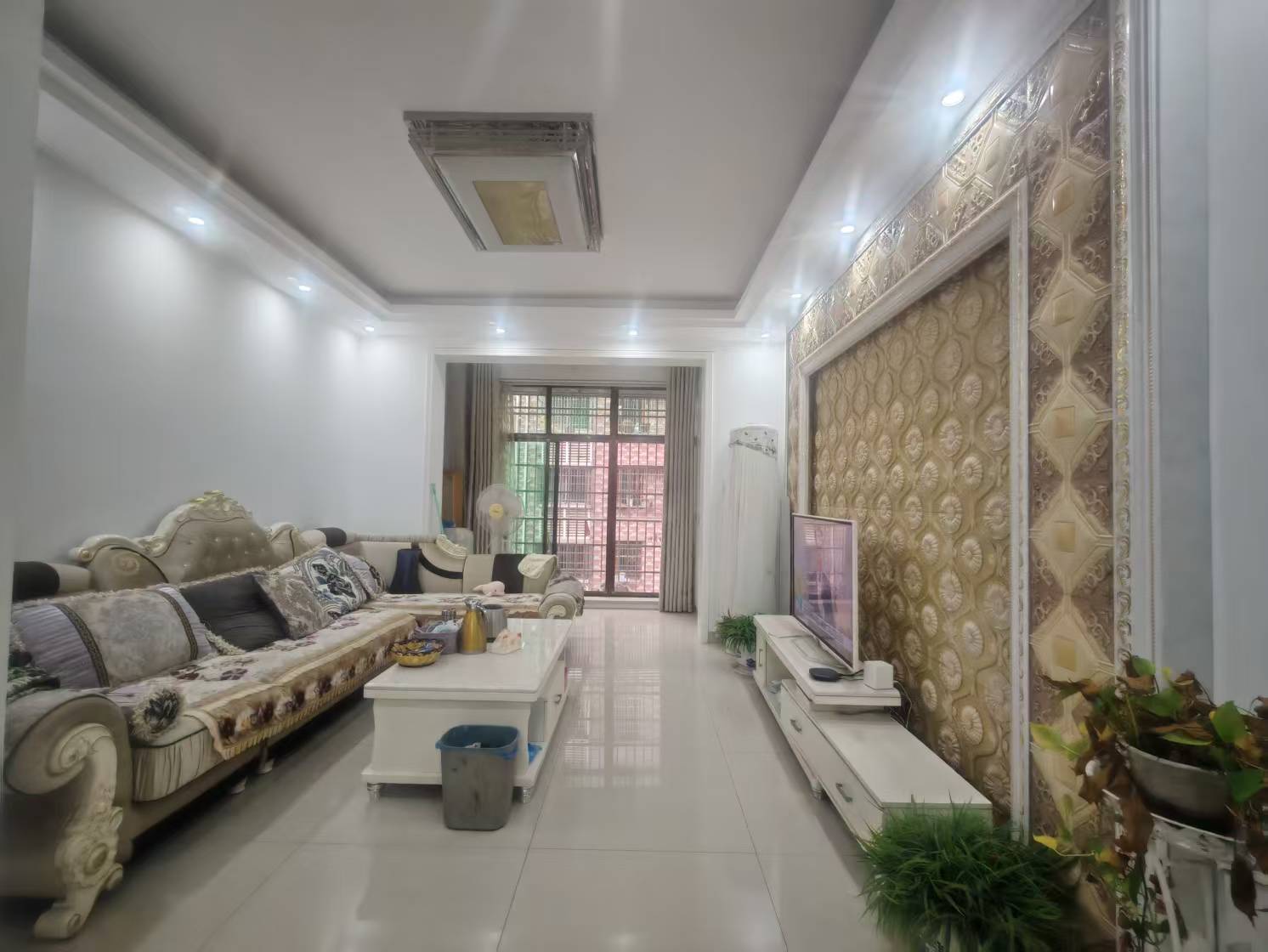 金色桃源 3室2厅1卫 48.0万 金色桃源 3室2厅1卫 48.0万室内图