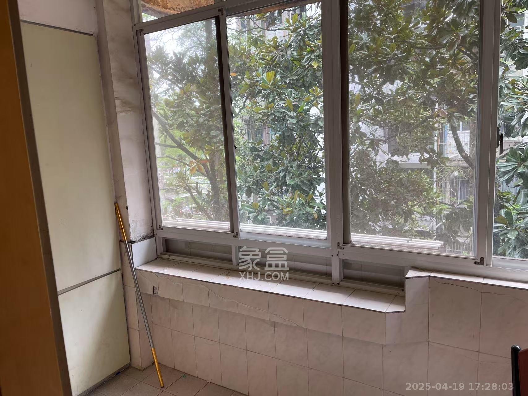 静宜园小区  3室2厅1卫    2600.0元/月 静宜园小区  3室2厅1卫    2600.0元/月室内图