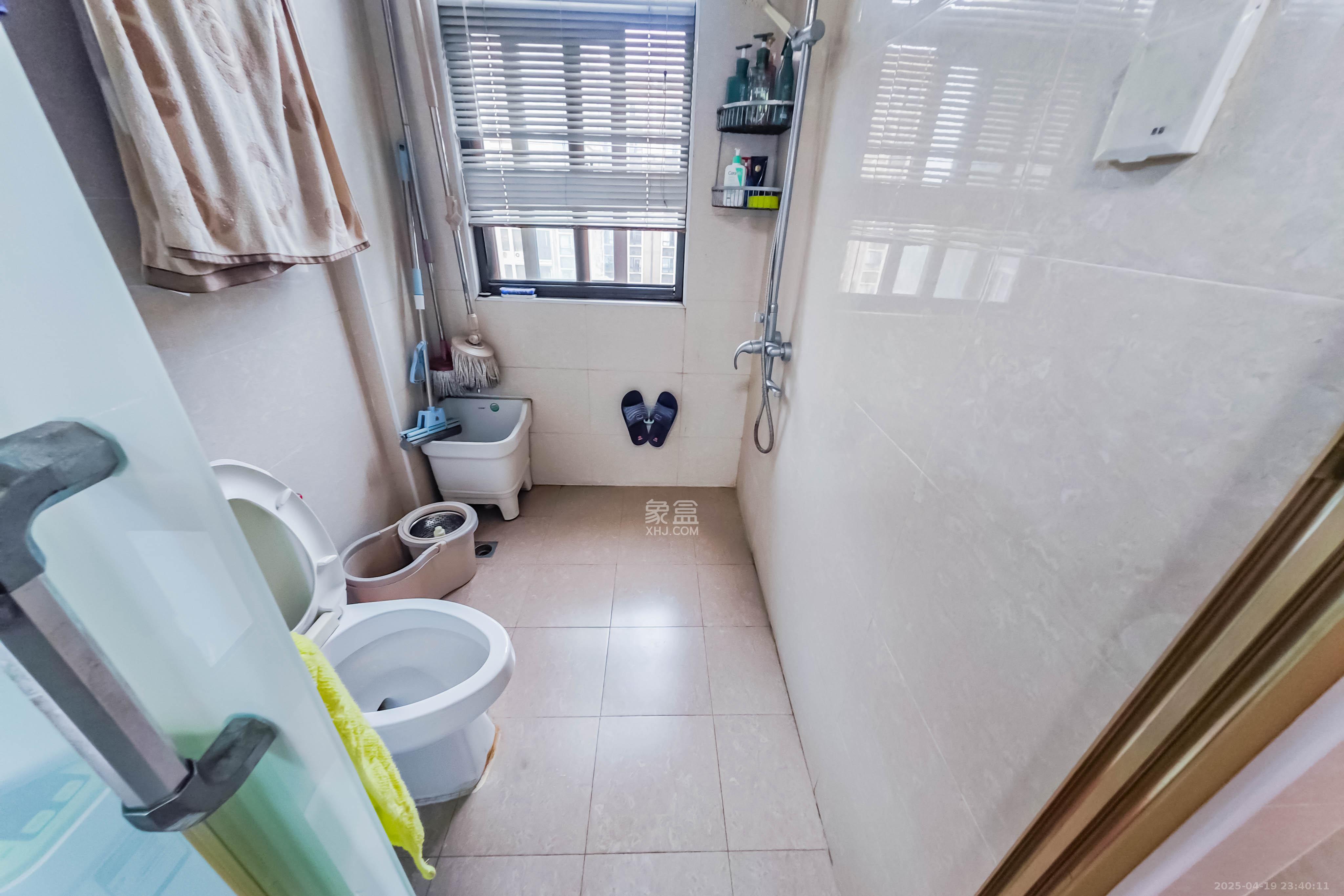 英郡年华  3室2厅2卫    116.8万 英郡年华  3室2厅2卫    116.8万卫生间