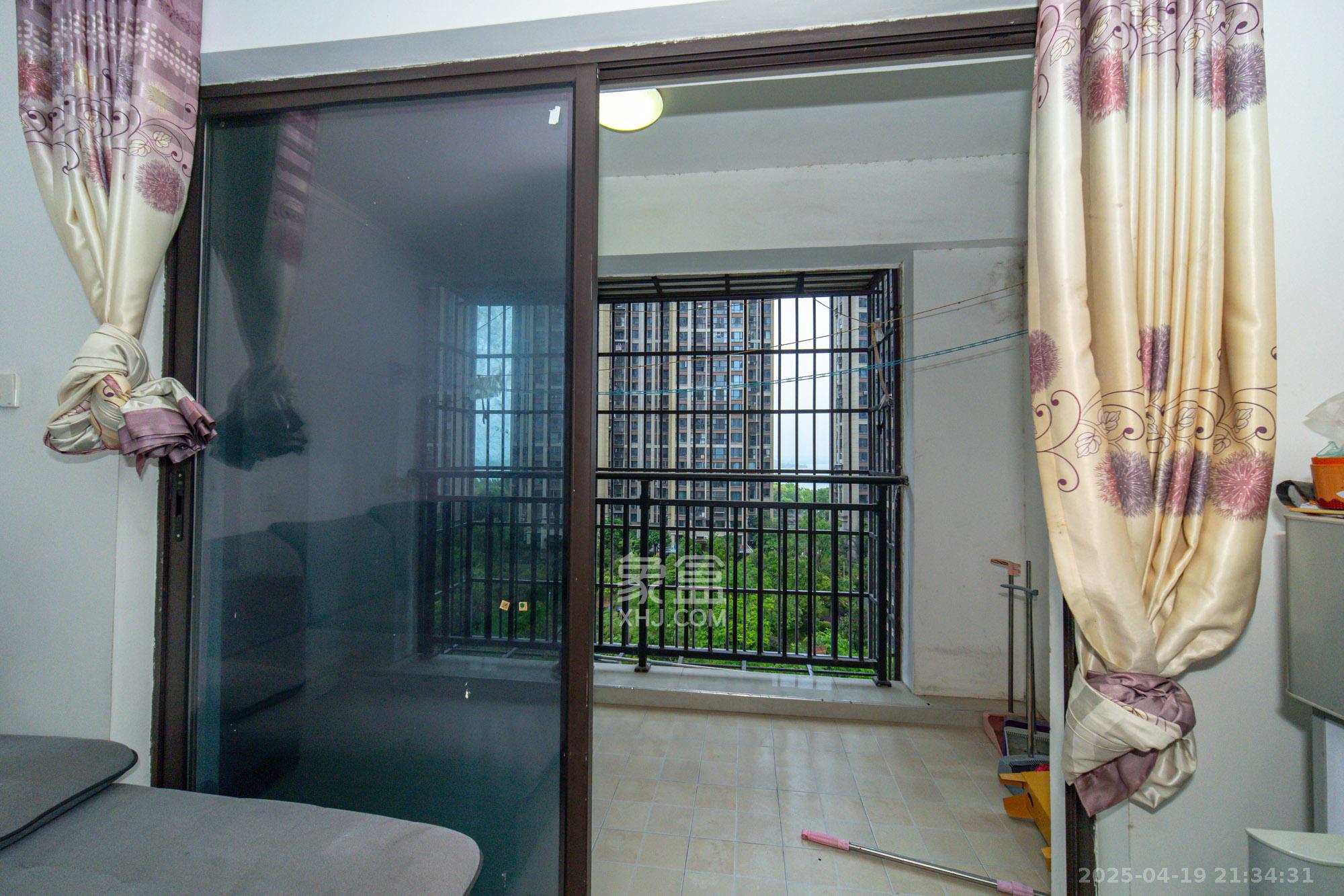 国泰九龙湾 4室2厅2卫 95.0万 国泰九龙湾 4室2厅2卫 95.0万阳台