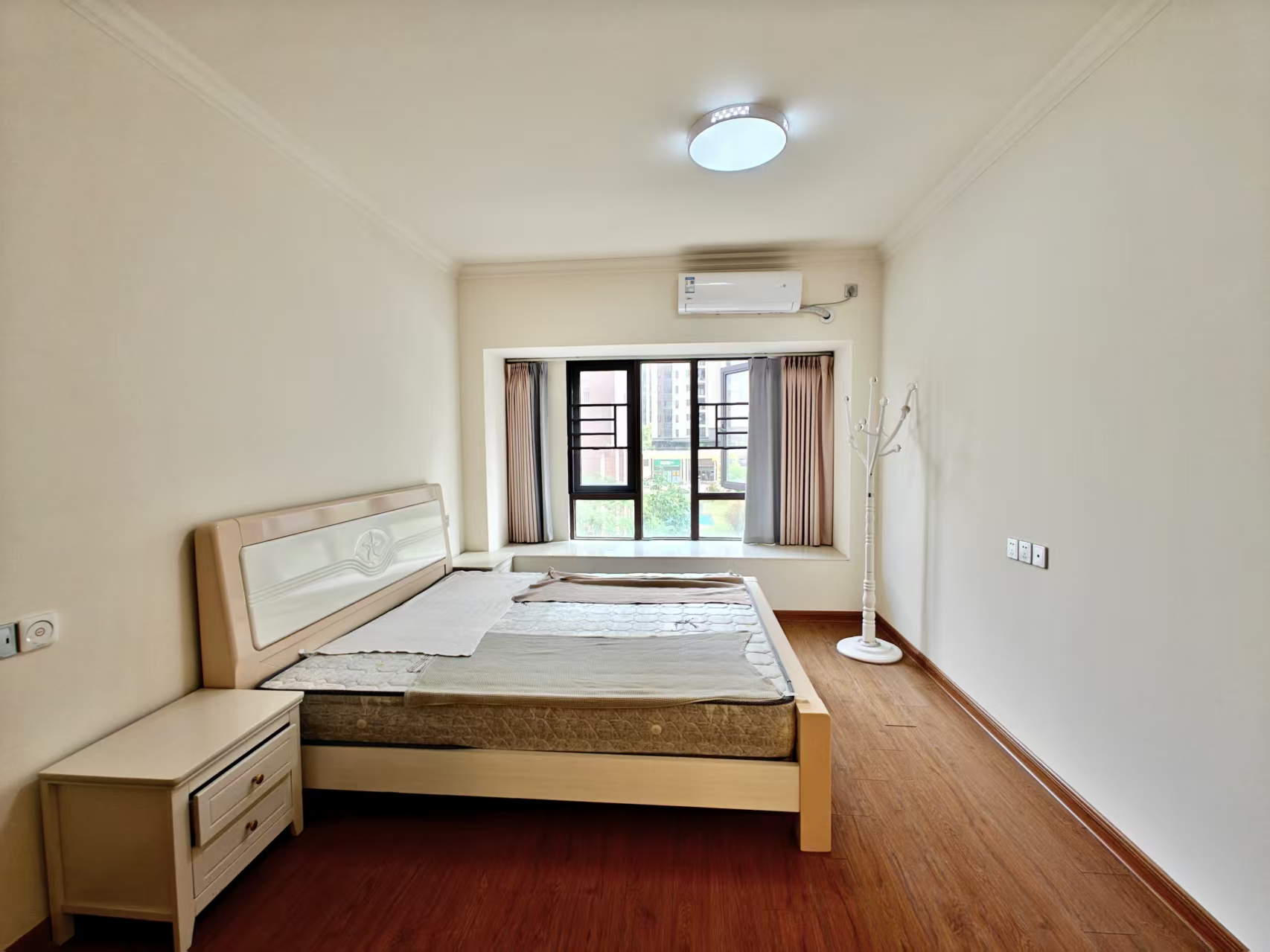 碧桂园酃湖世家 3室2厅2卫 2100.0元/月 碧桂园酃湖世家 3室2厅2卫 2100.0元/月室内图