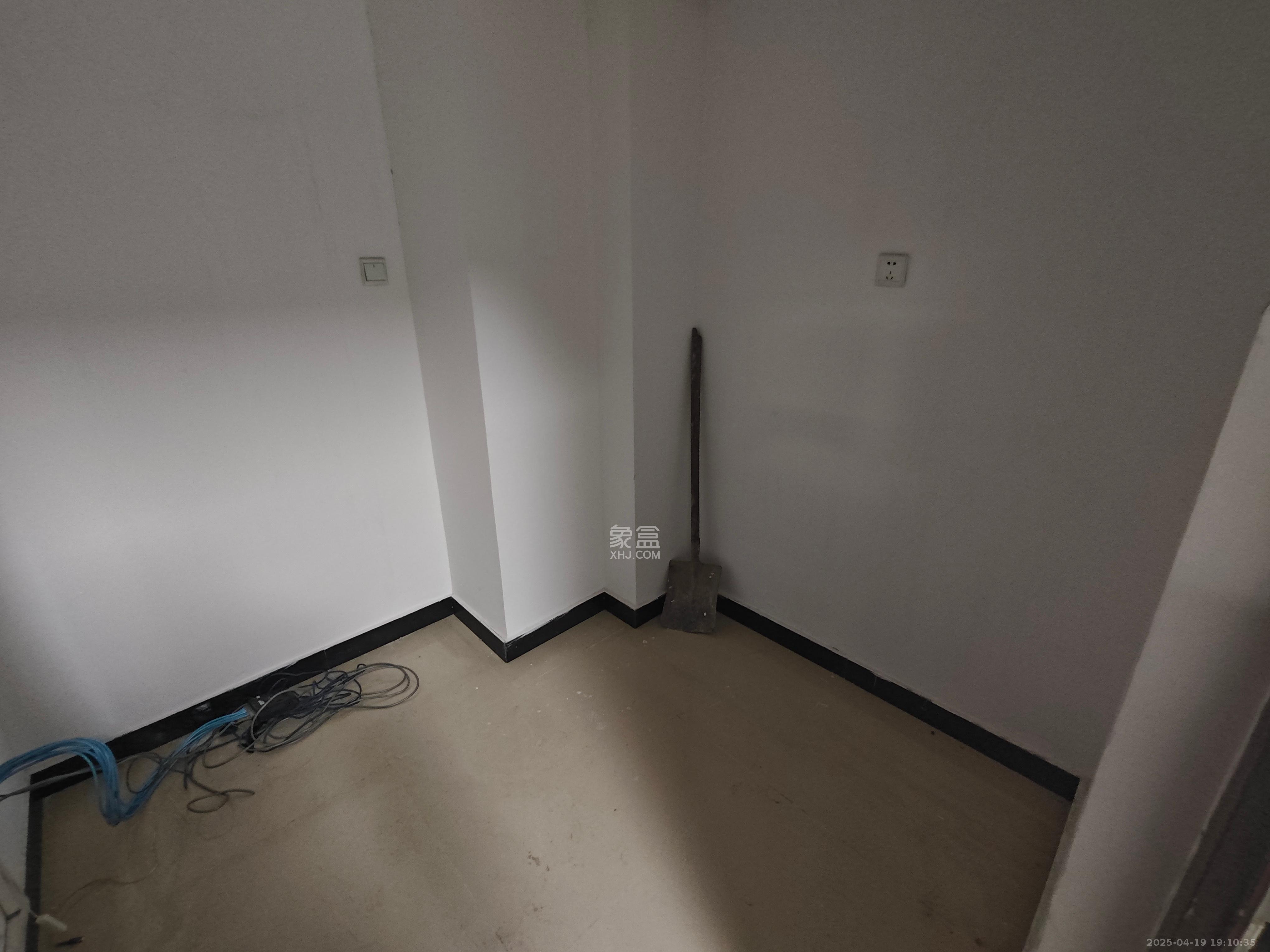 英祥春天  1室1厅1卫    1800.0元/月 英祥春天  1室1厅1卫    1800.0元/月室内图1