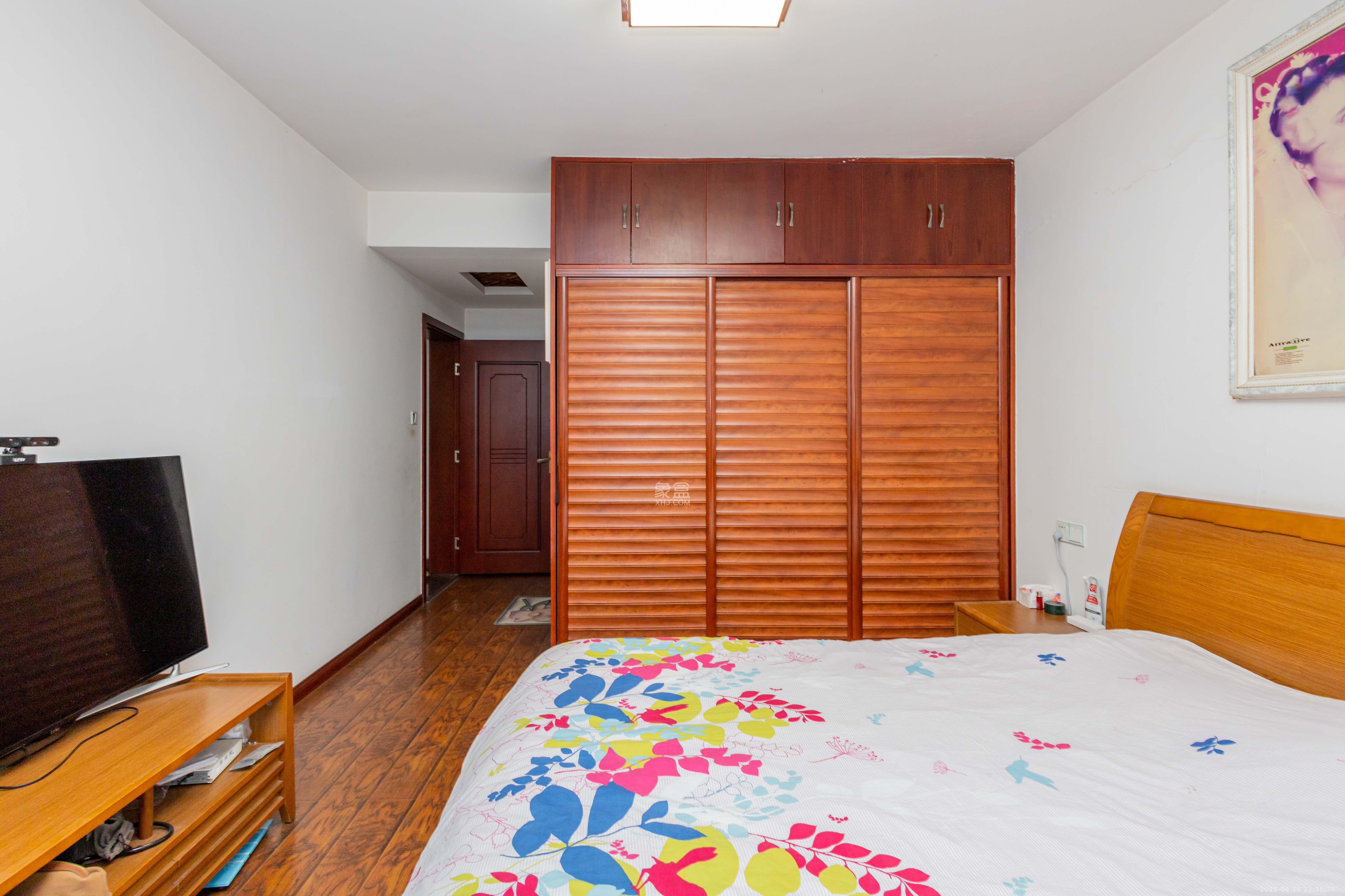 东岸锦城(东方人家)  3室2厅2卫    95.5万 东岸锦城(东方人家)  3室2厅2卫    95.5万卧室