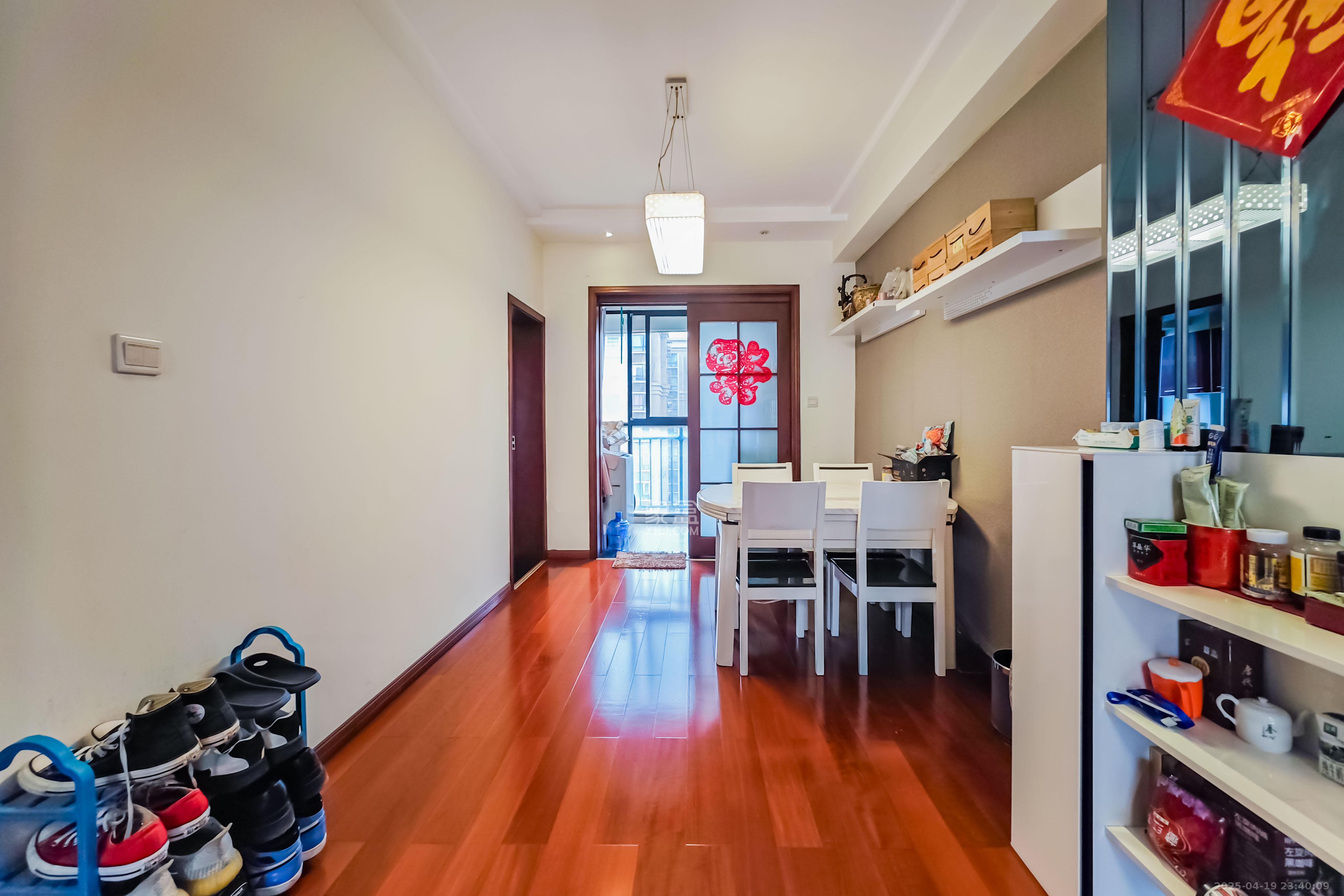 英郡年华  3室2厅2卫    116.8万 英郡年华  3室2厅2卫    116.8万客厅