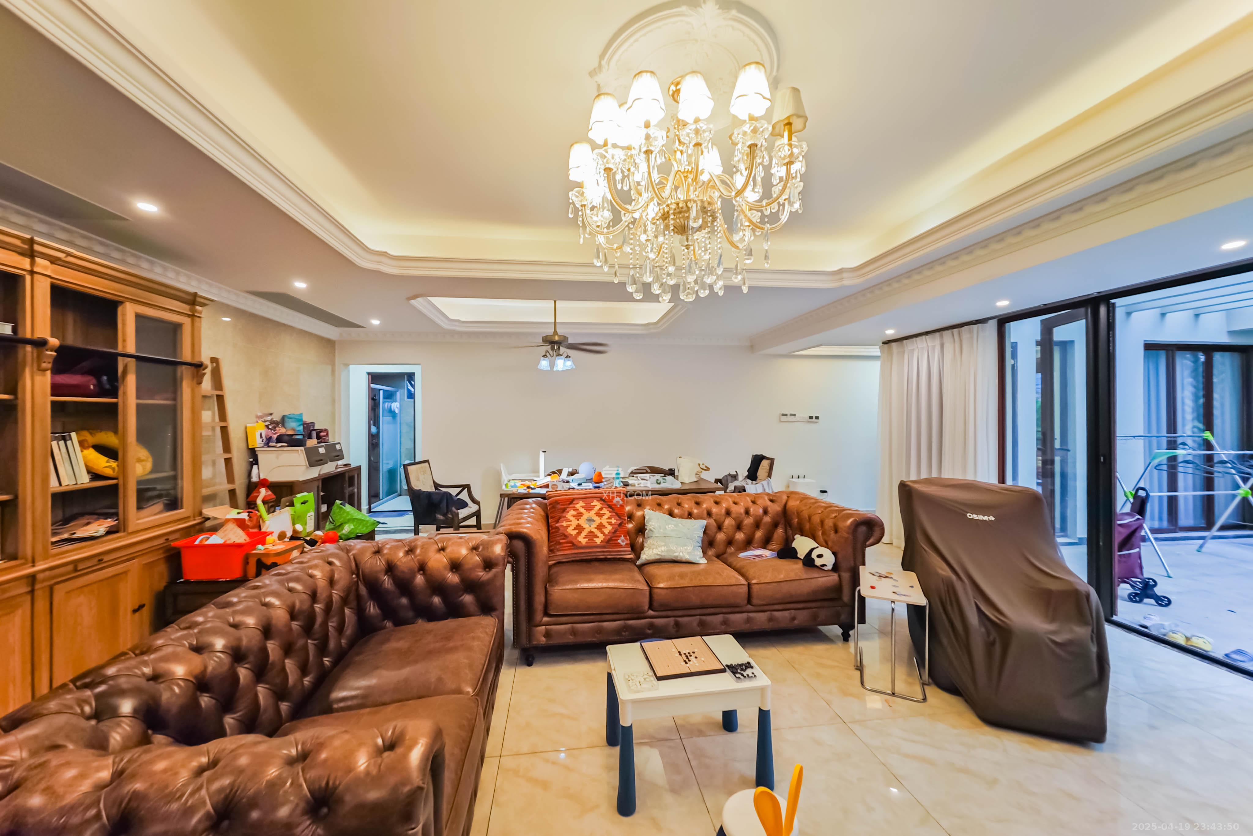 万科金域华府三四期  5室2厅3卫    340.0万 万科金域华府三四期  5室2厅3卫    340.0万客厅