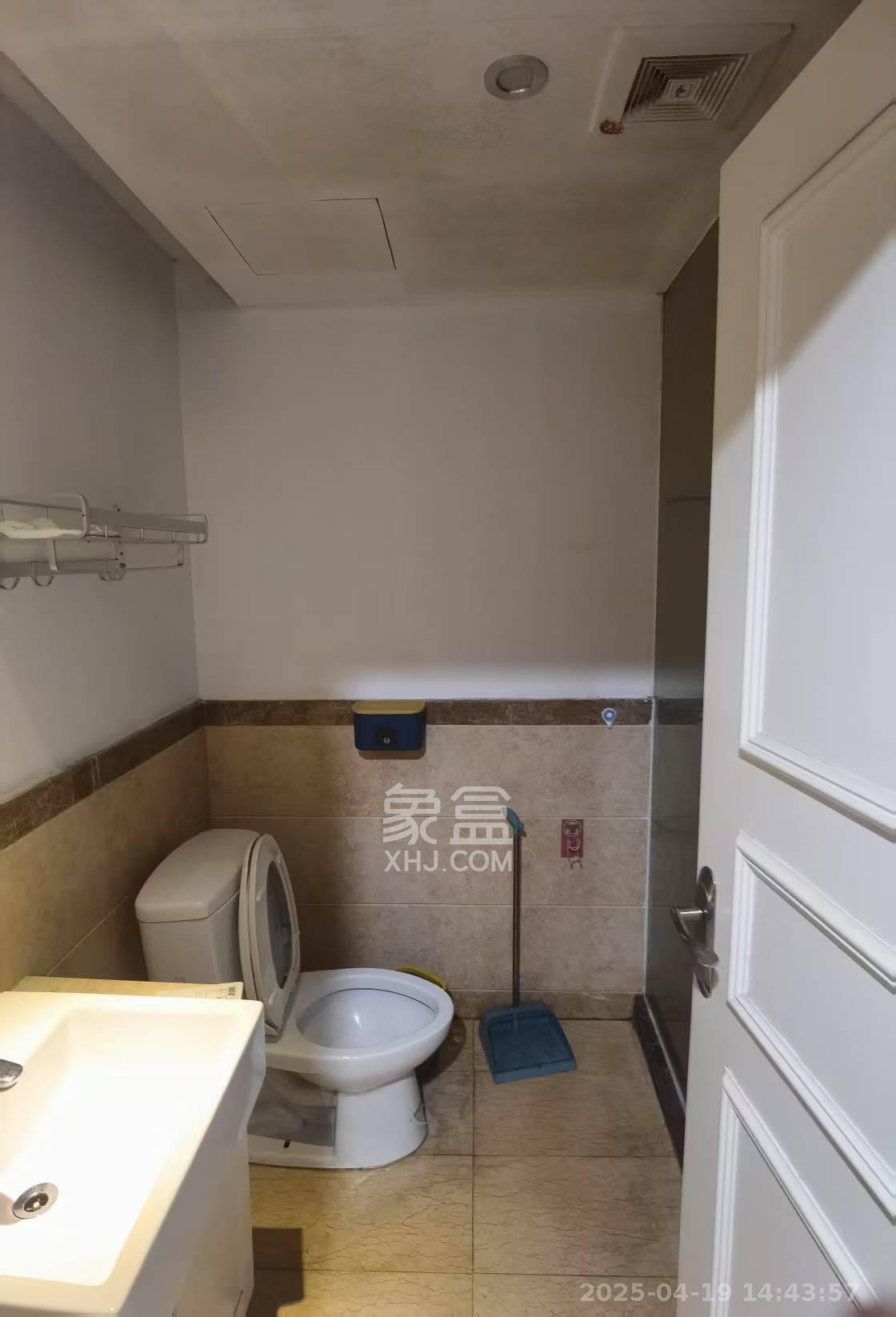 沁园春御院 1室1厅1卫 1800.0元/月 沁园春御院 1室1厅1卫 1800.0元/月室内图