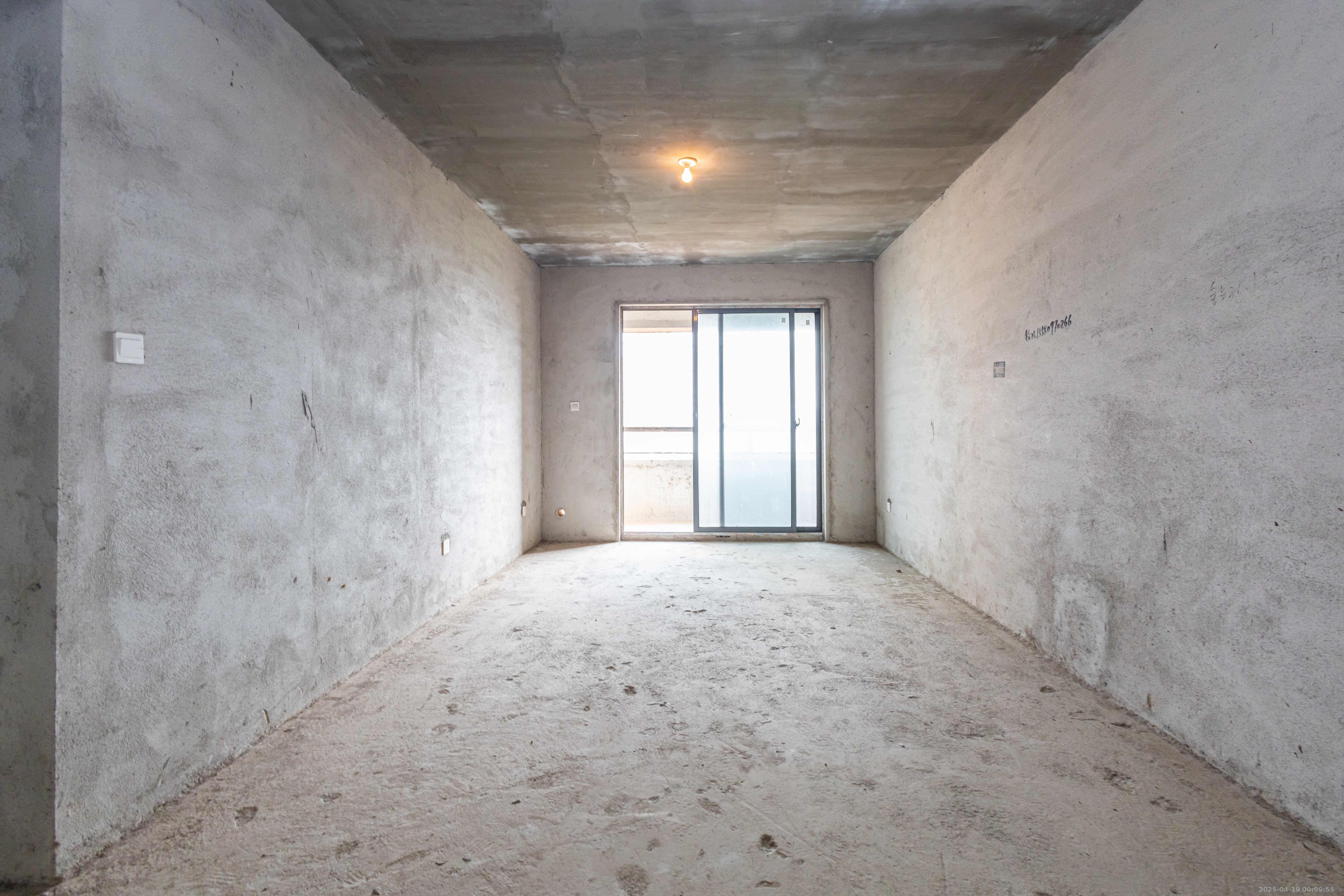 辉宏橄榄城 3室2厅1卫 54.0万 辉宏橄榄城 3室2厅1卫 54.0万客厅