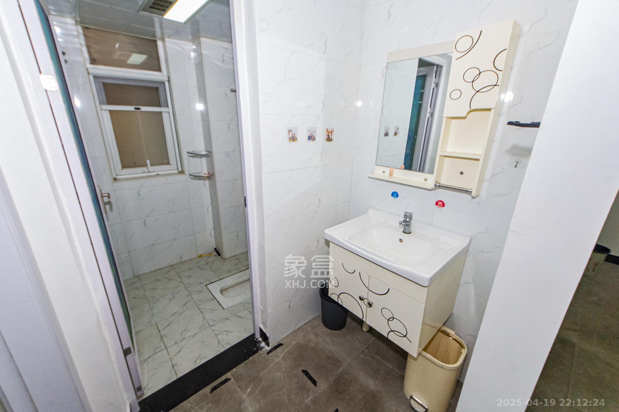 北辰三角洲C3区  3室2厅2卫   174.50万卫生间