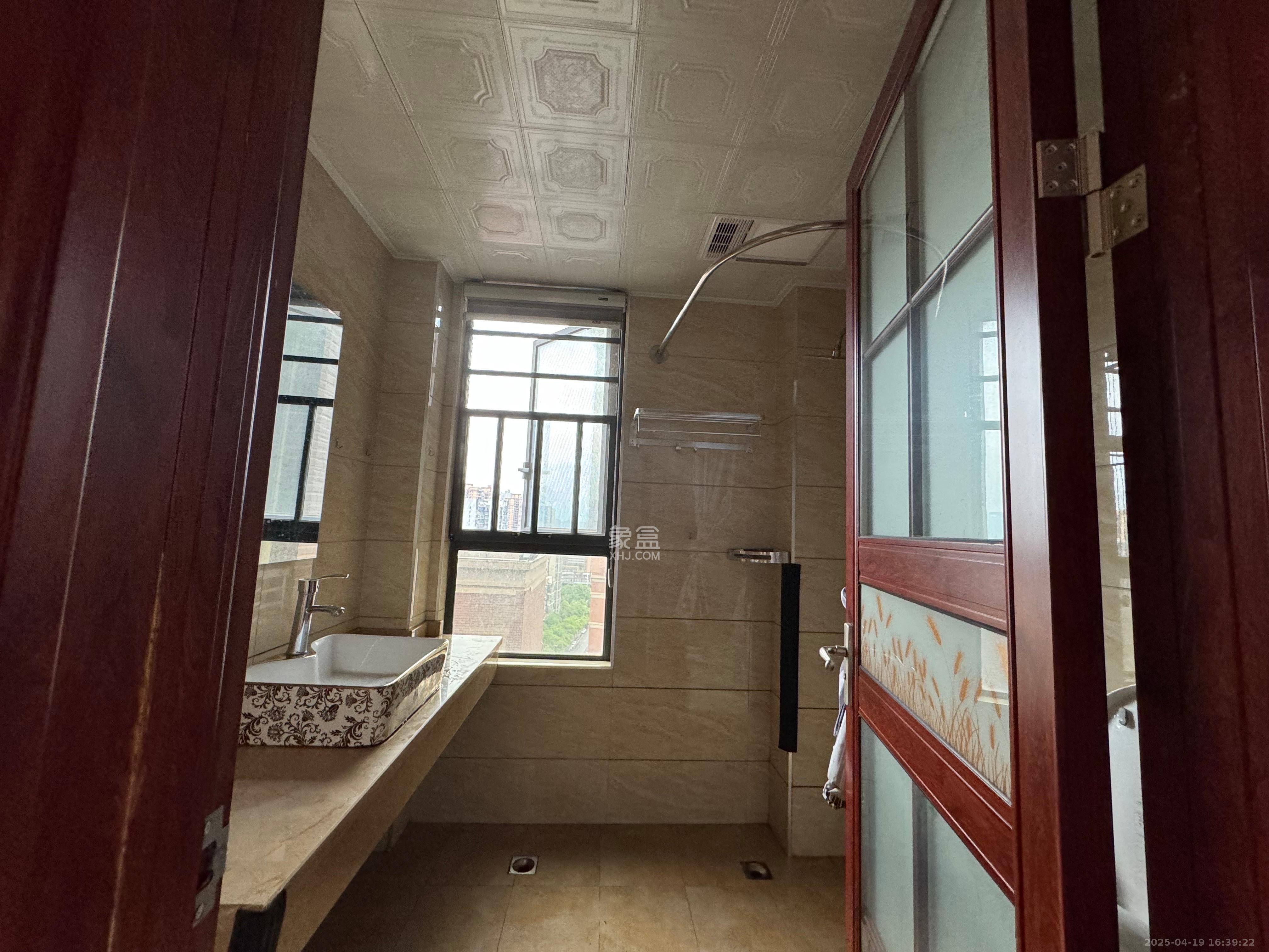 中隆国际御玺 4室2厅3卫 6000.0元/月 中隆国际御玺 4室2厅3卫 6000.0元/月室内图