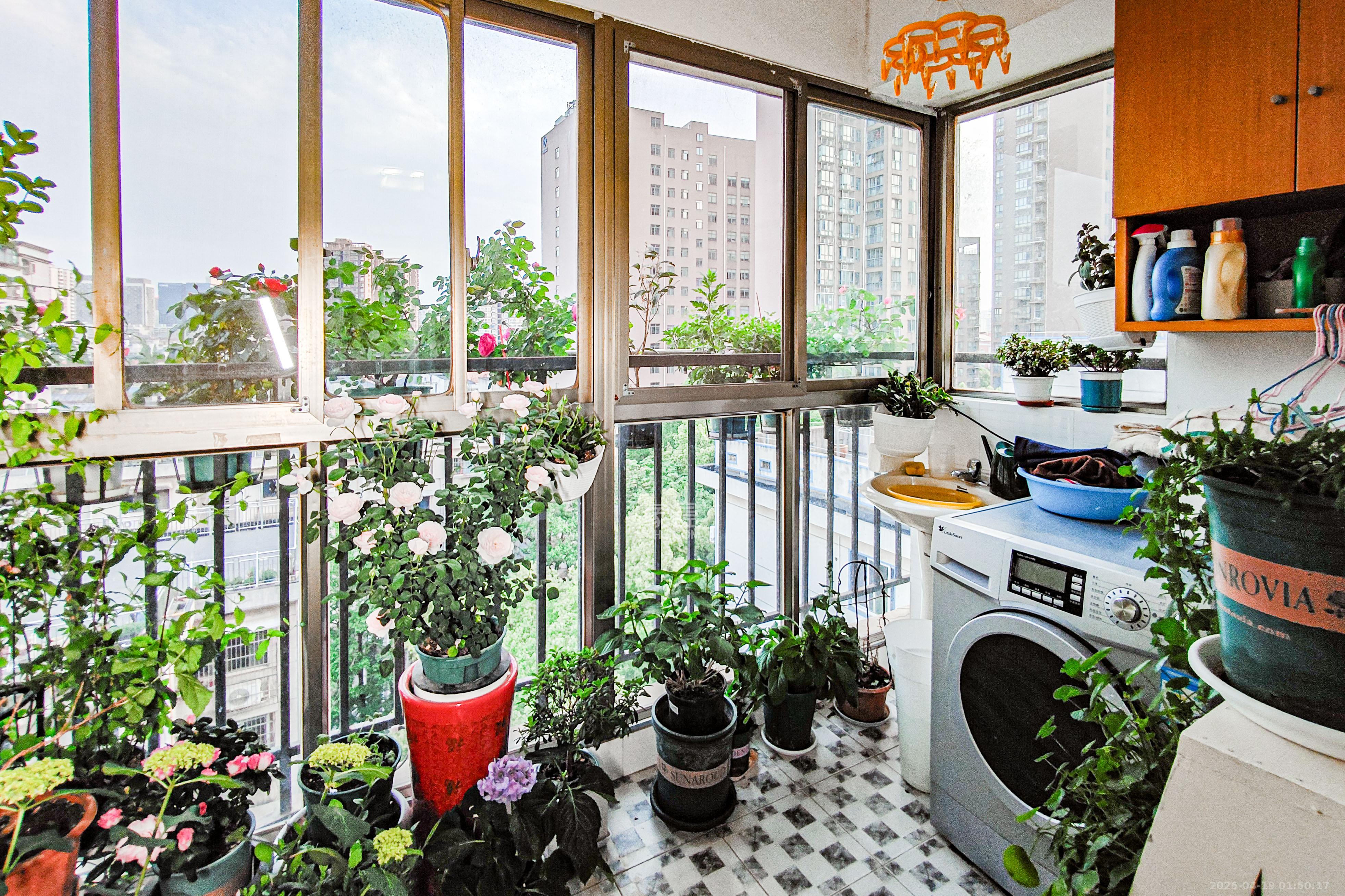 省林勘院 4室2厅1卫 198.0万 省林勘院 4室2厅1卫 198.0万阳台