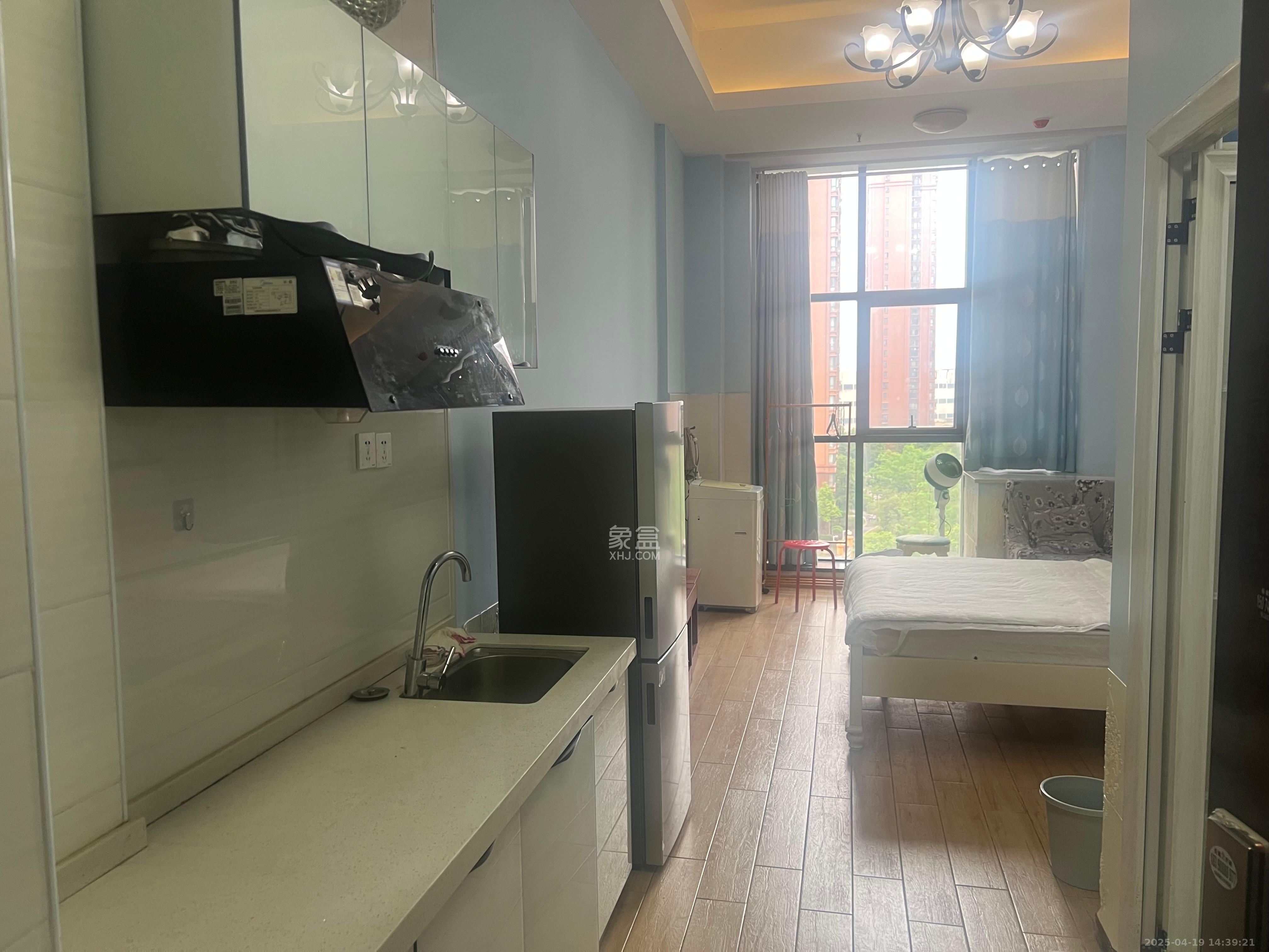 华侨假日中心(晟华苑) 1室1厅1卫 1500.0元/月 华侨假日中心(晟华苑) 1室1厅1卫 1500.0元/月室内图