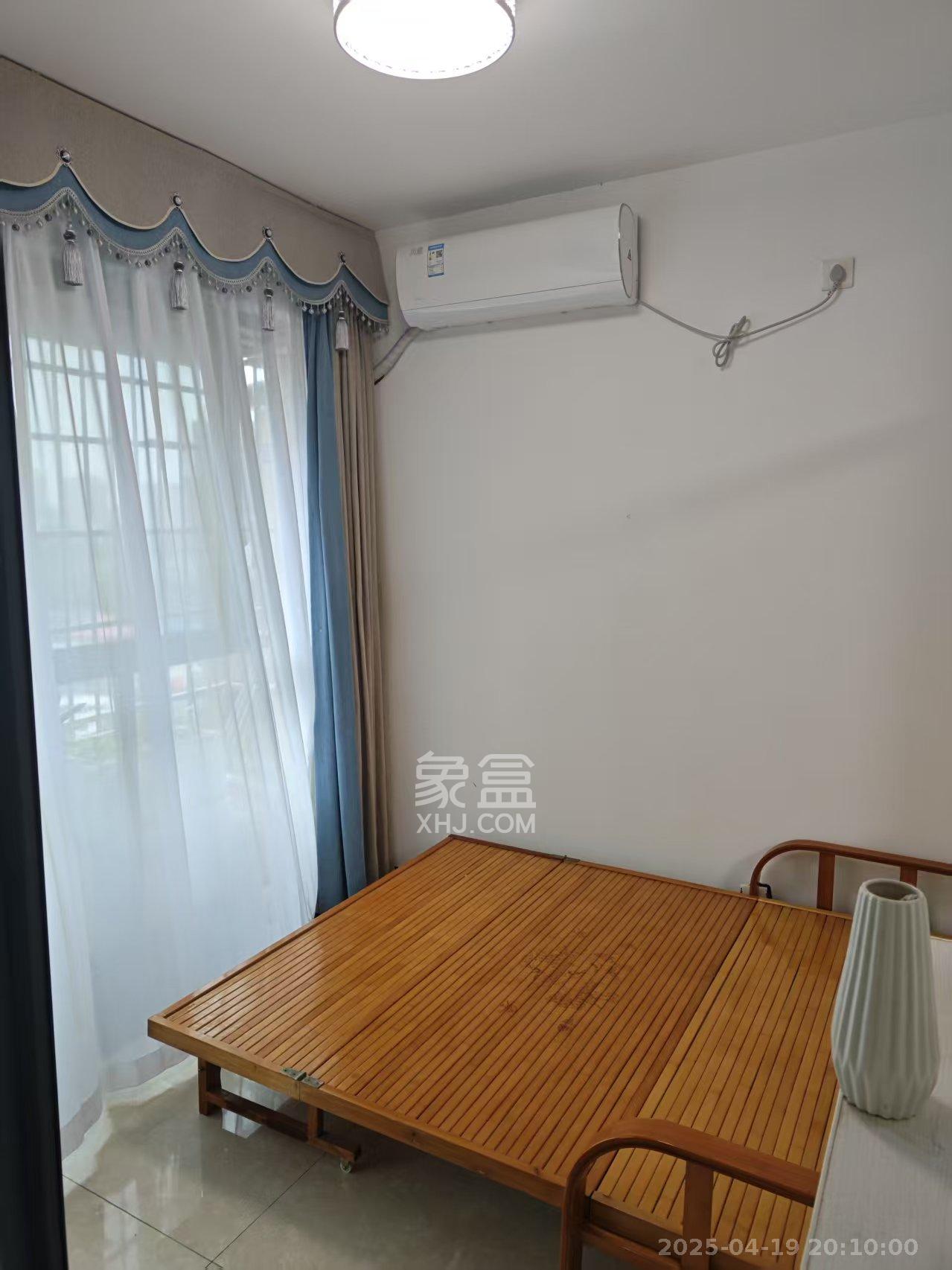 山水嘉园  3室2厅1卫   1600.00元/月室内图