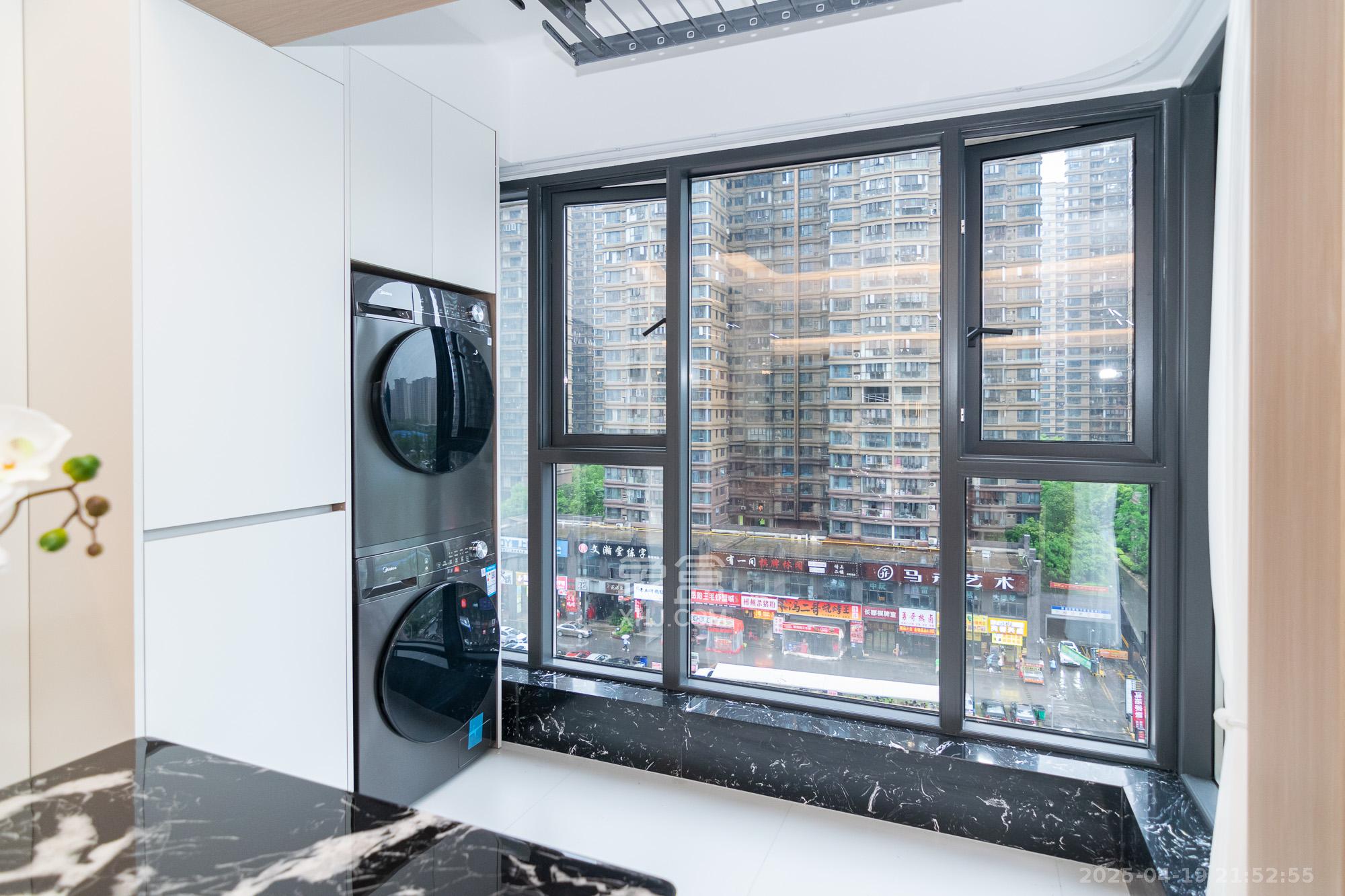 润和长郡(润和紫郡二三期) 5室2厅2卫 146.8万 润和长郡(润和紫郡二三期) 5室2厅2卫 146.8万阳台