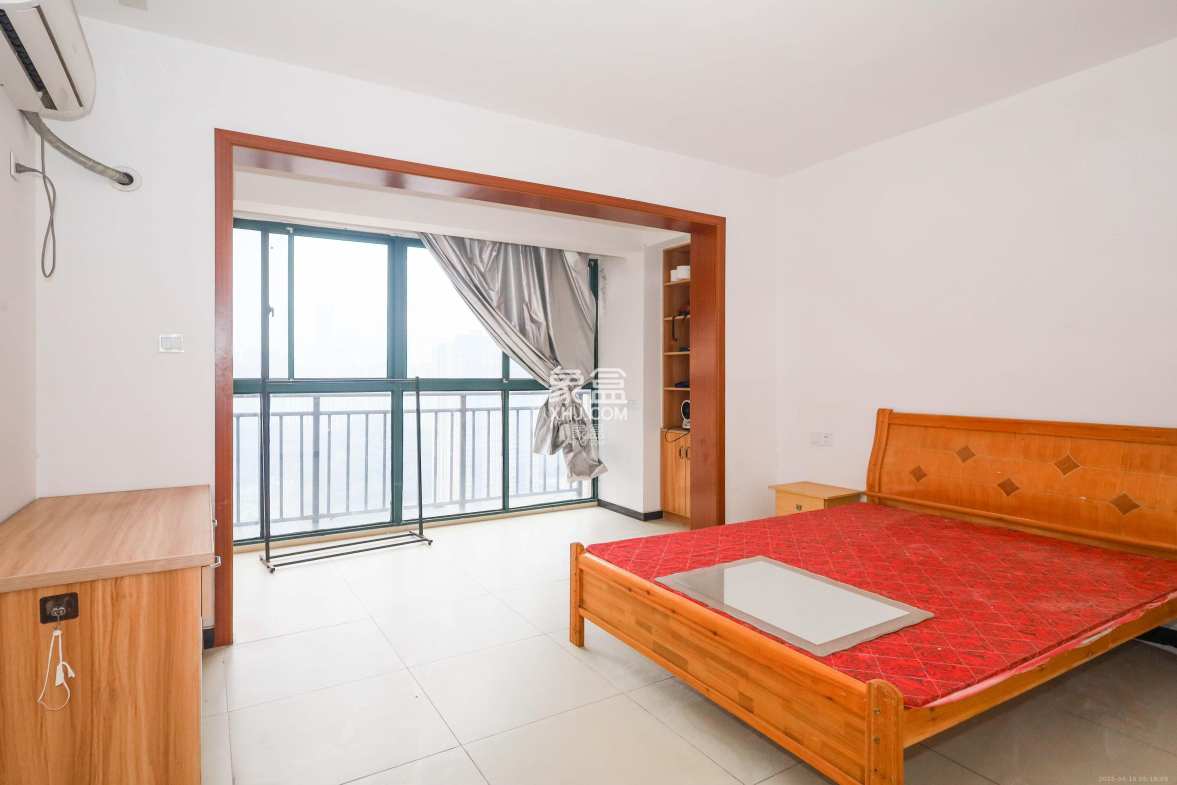 华美公寓(新猎鹰公寓)  3室2厅1卫    2500.0元/月 华美公寓(新猎鹰公寓)  3室2厅1卫    2500.0元/月室内图