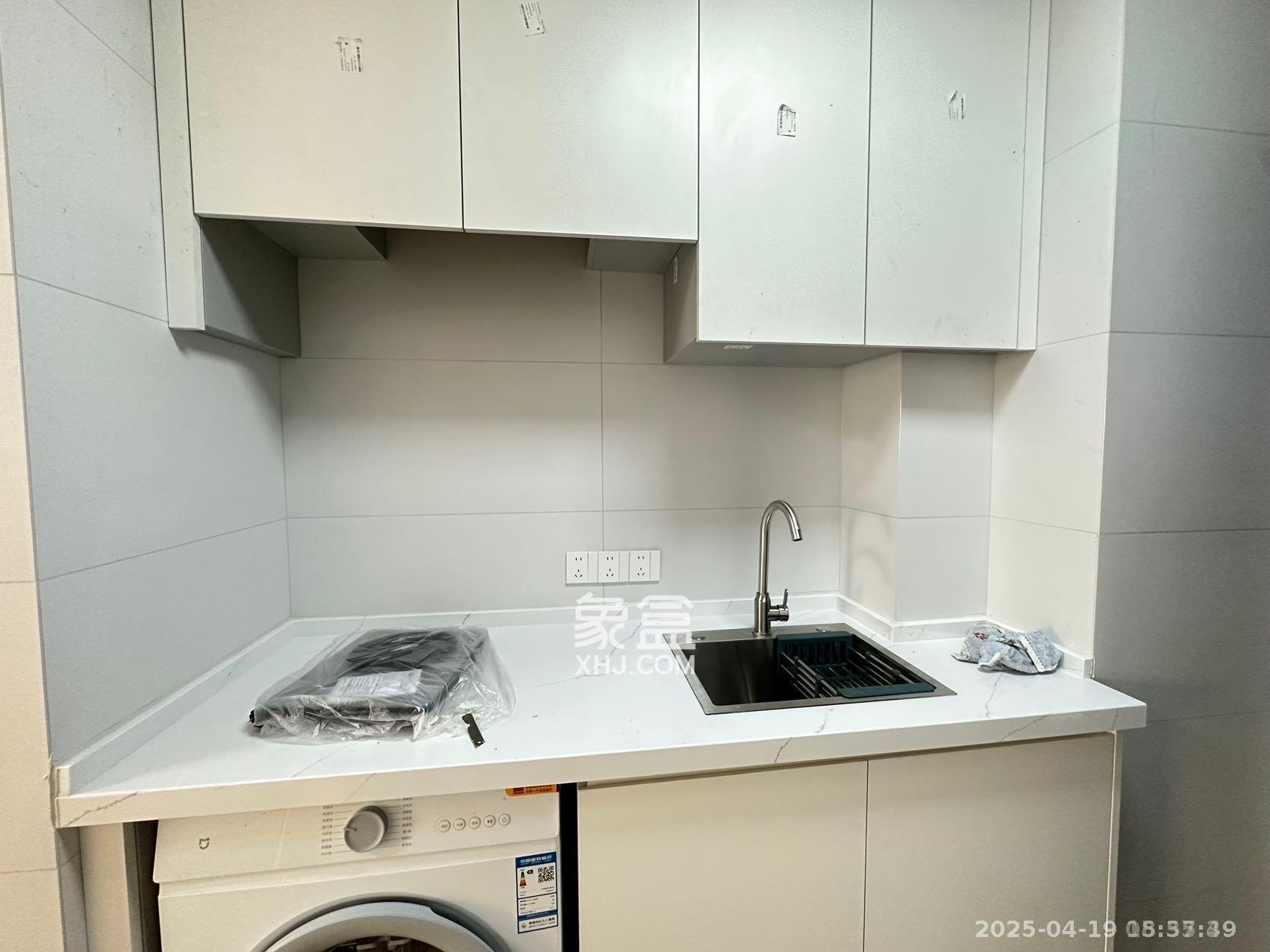 华润置地中心  1室1厅1卫    2800.0元/月室内图